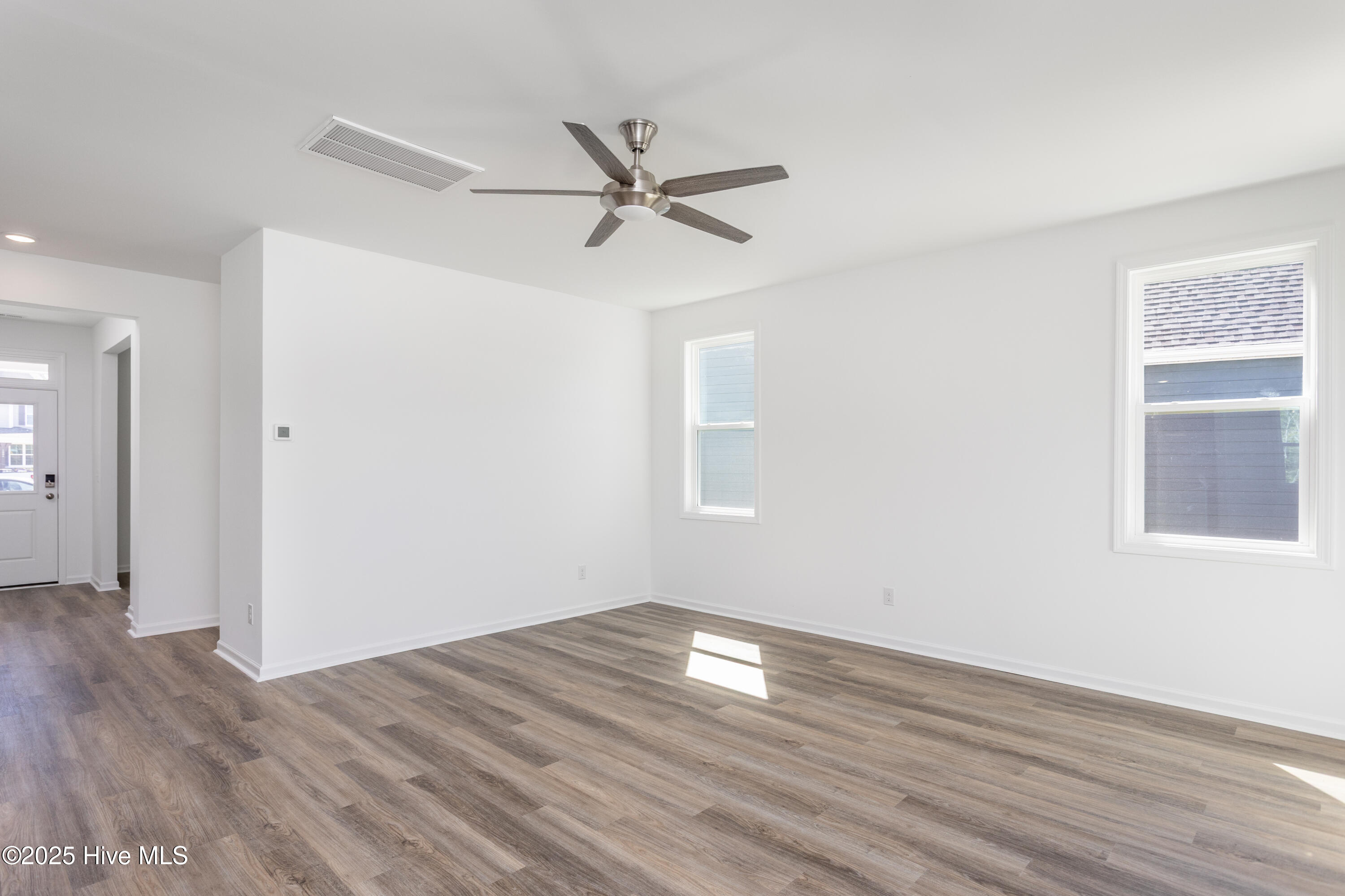 100504339 | Photo 24