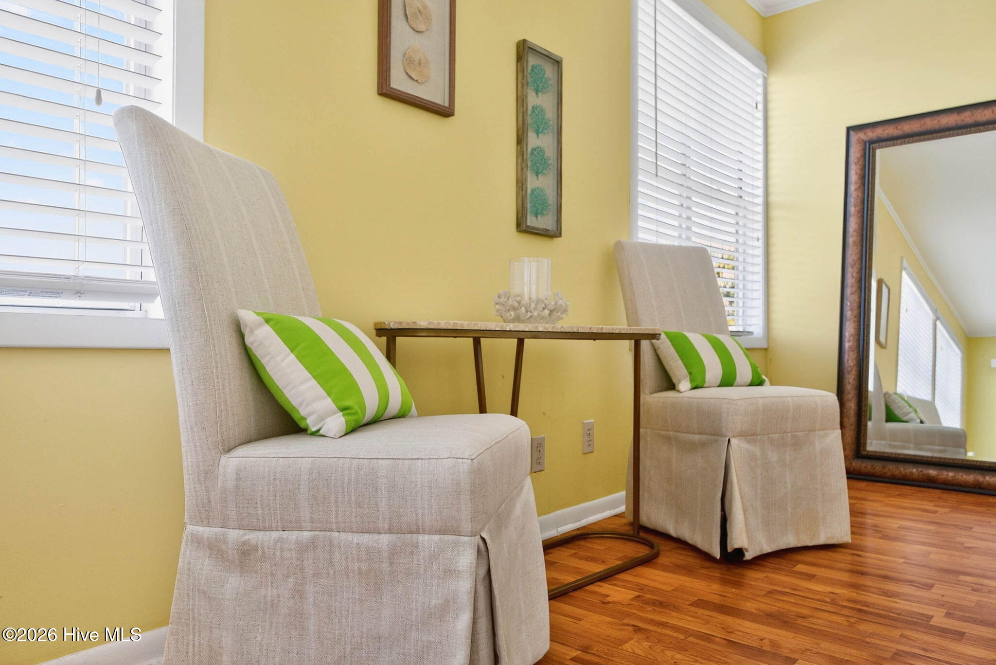 100564283 | Photo 23