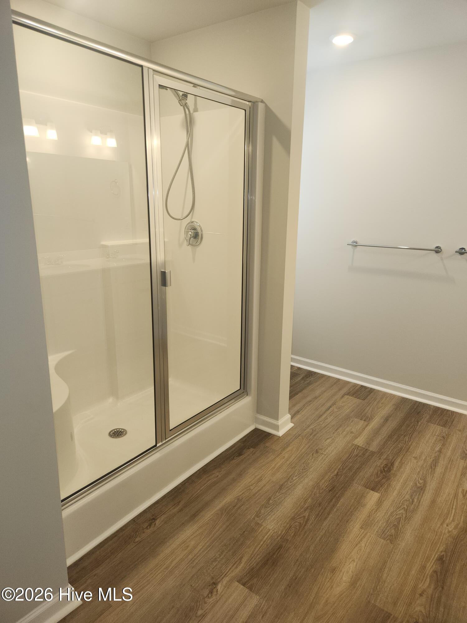 100564260 | Photo 16