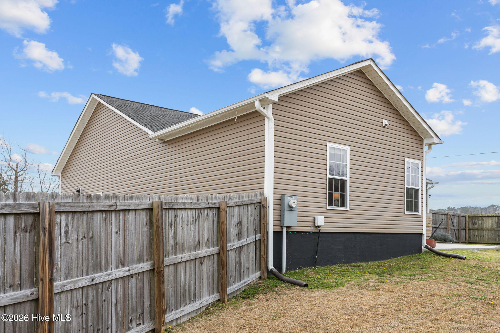 100557380 | Photo 44