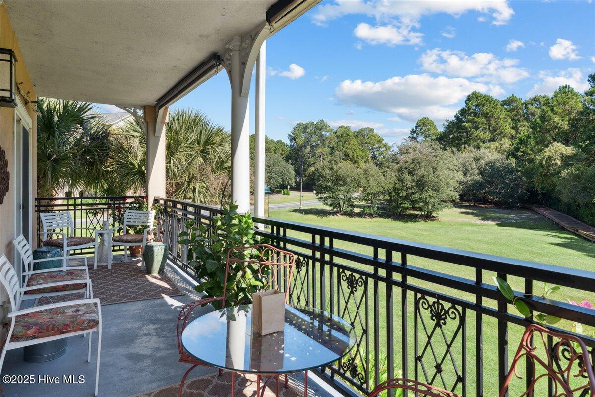 100553393 | Photo 40