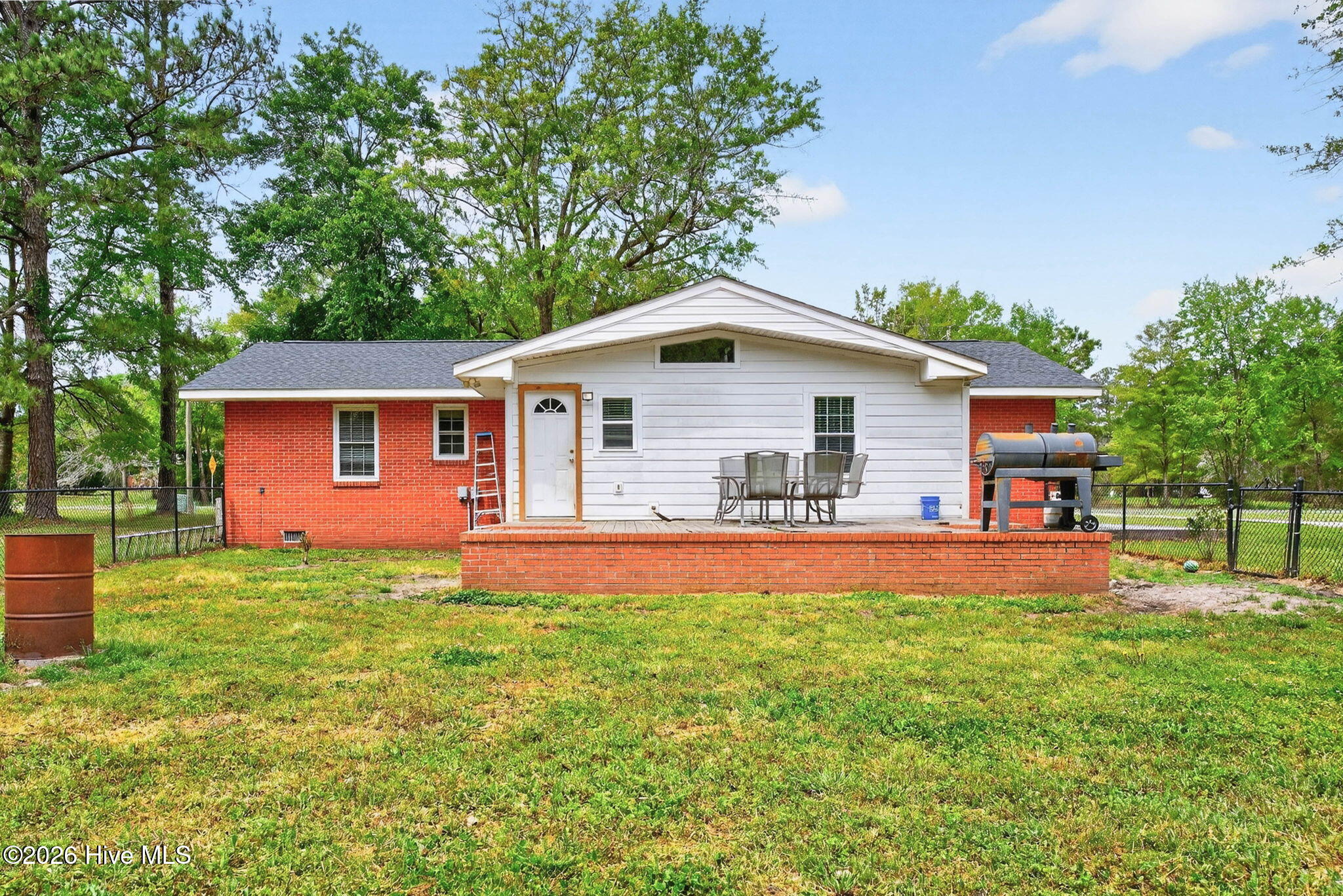 100565491 | Photo 23