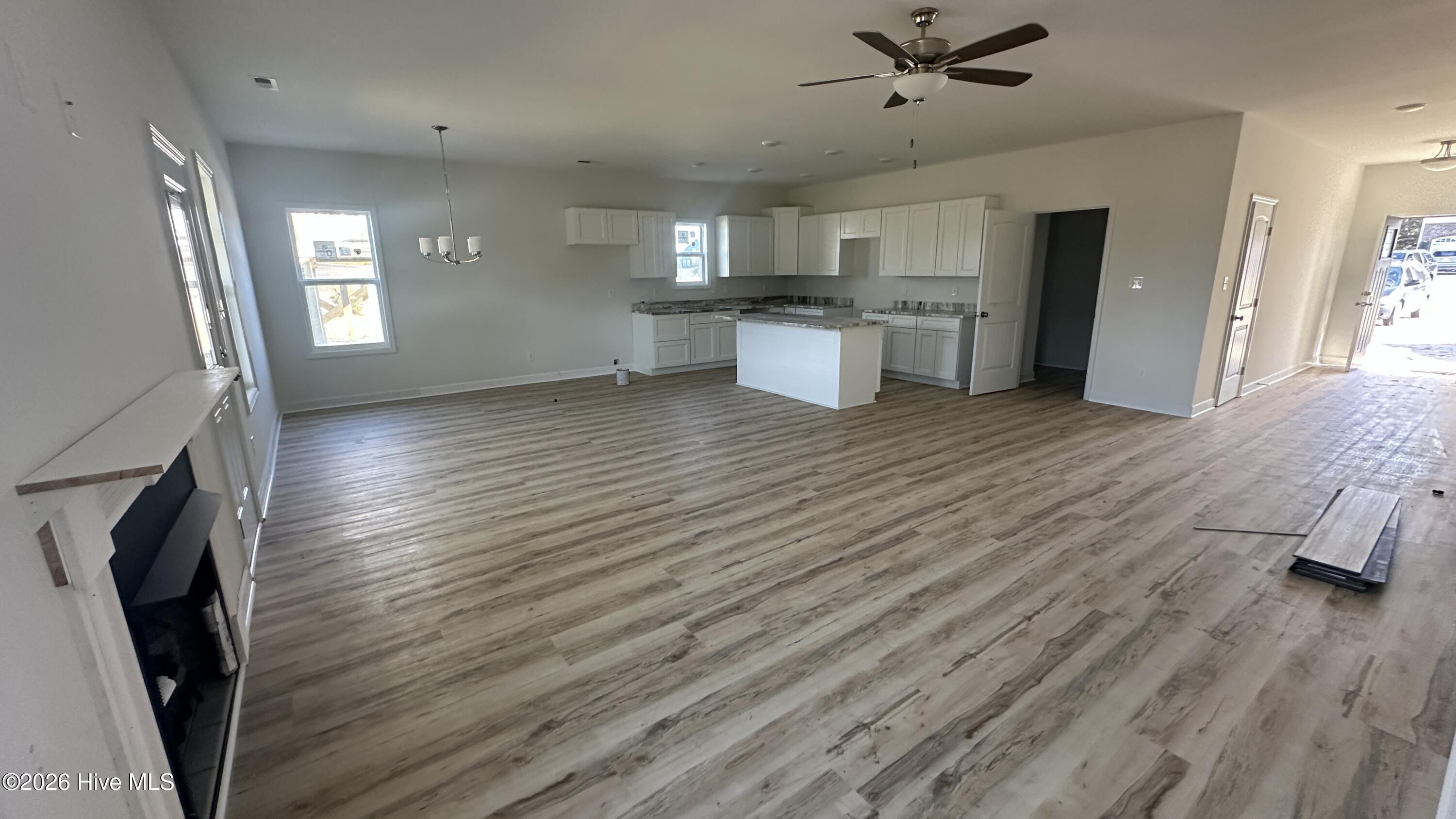 100558680 | Photo 28