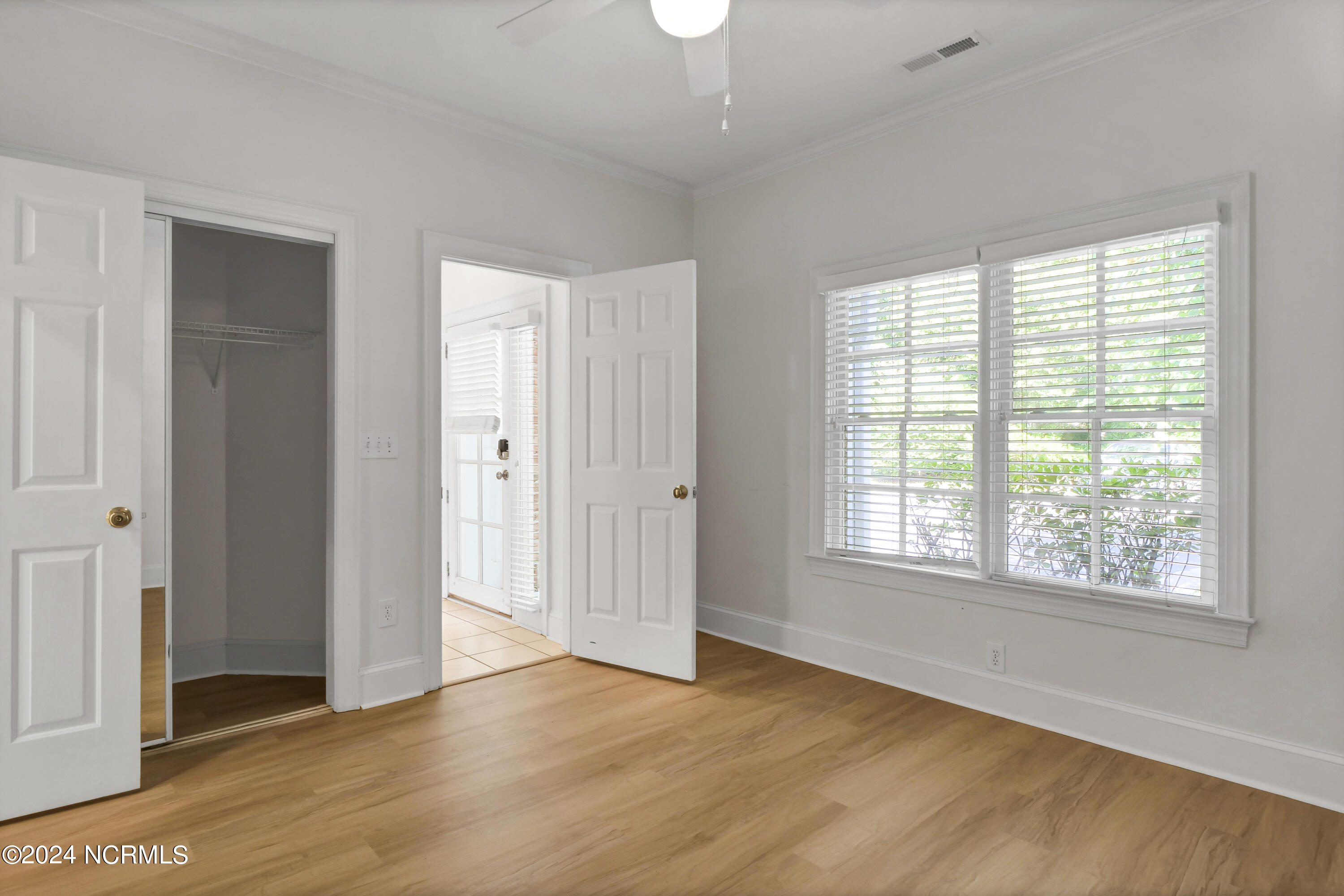 100544215 | Photo 23