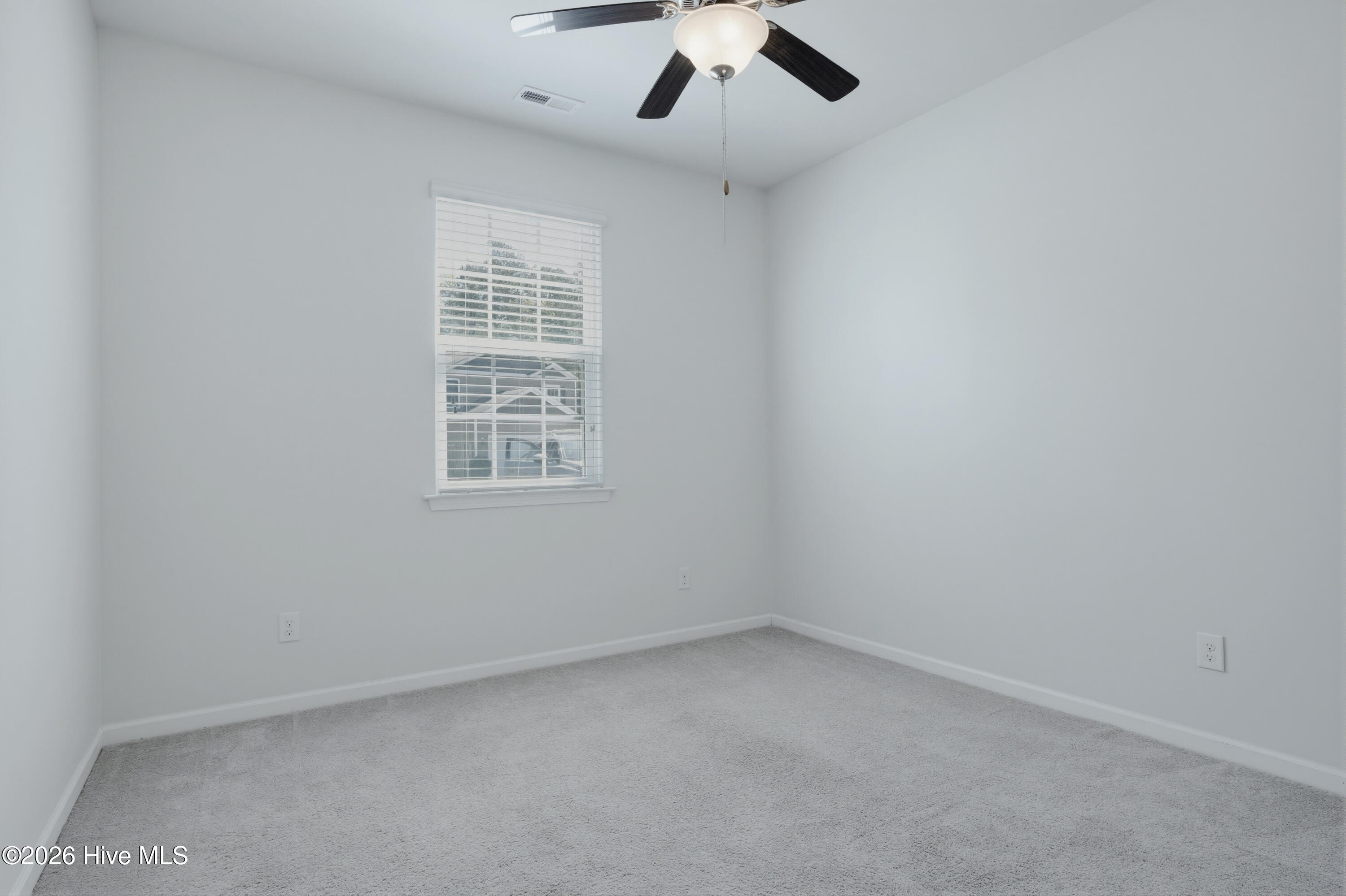 100565113 | Photo 32