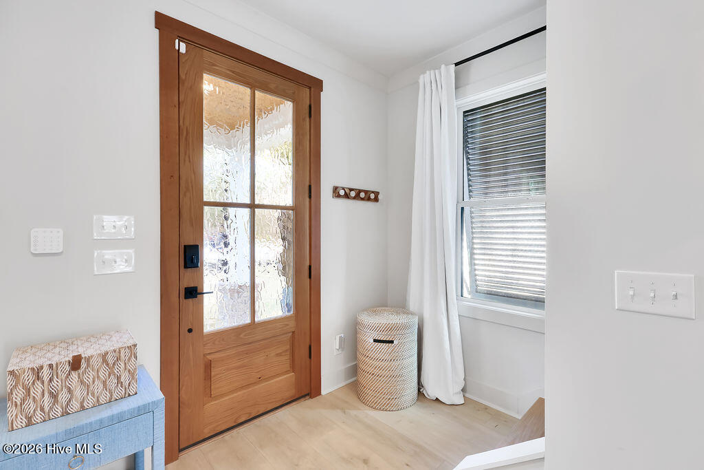 100549041 | Photo 13