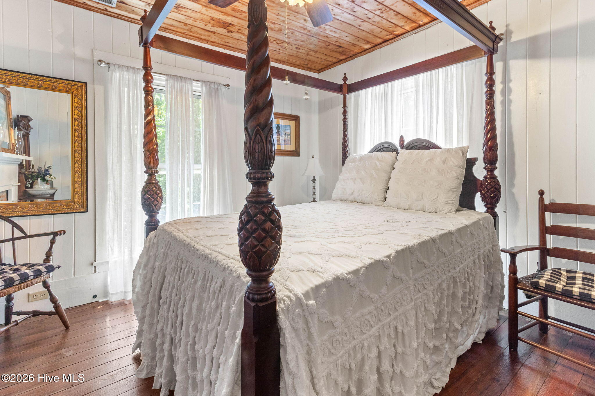 100554921 | Photo 35