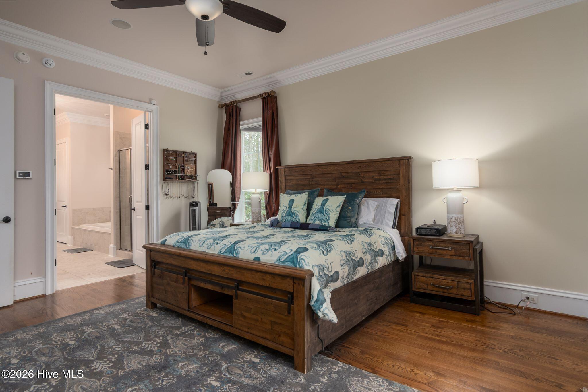 100556327 | Photo 21