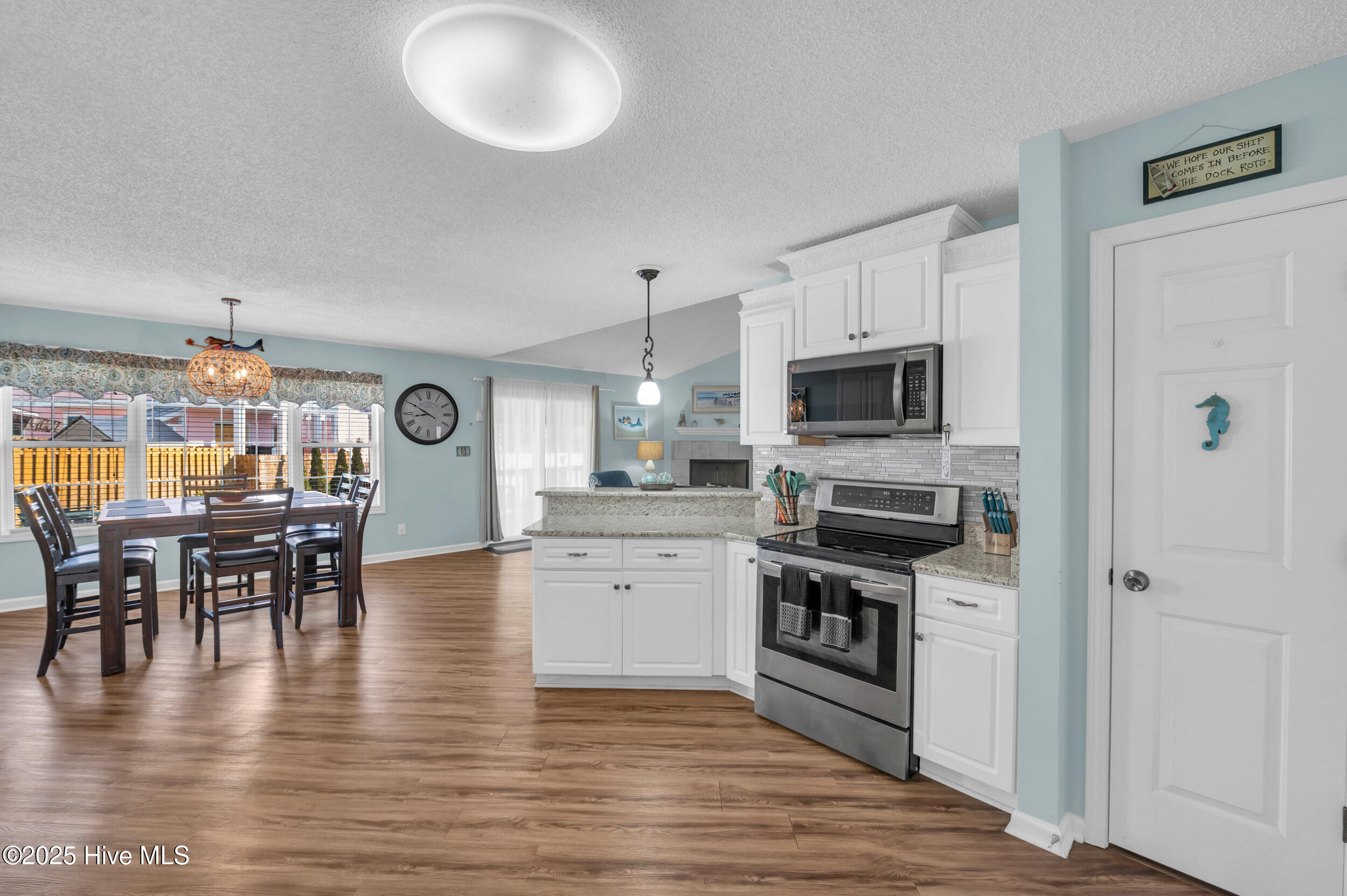 100543917 | Photo 18