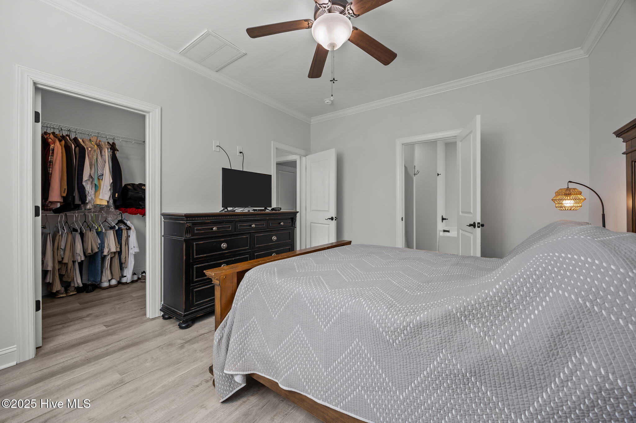 100541215 | Photo 17