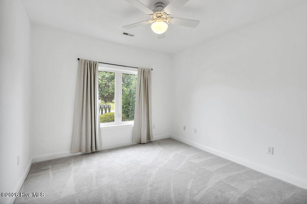 100565781 | Photo 26