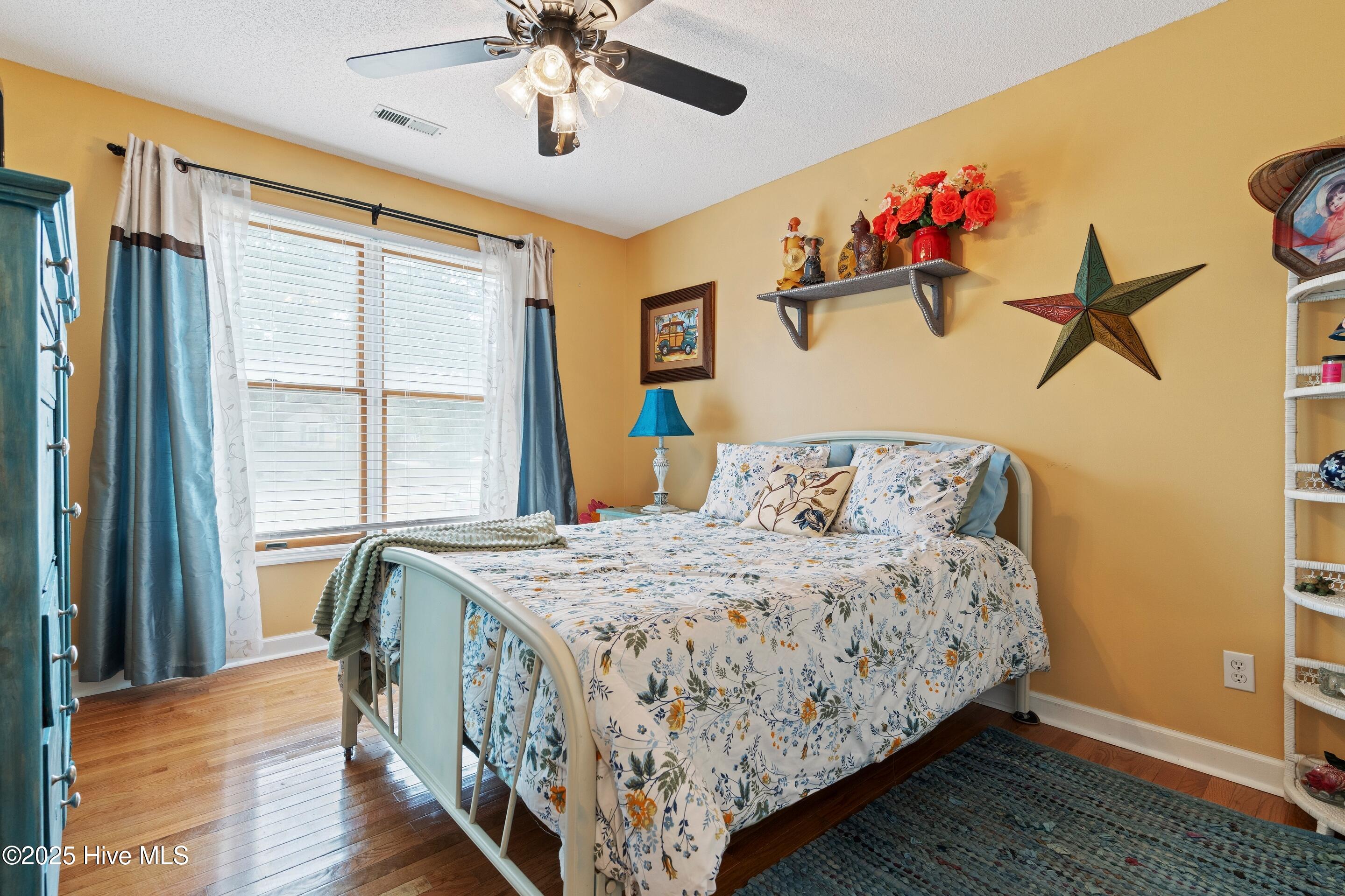 100543561 | Photo 30