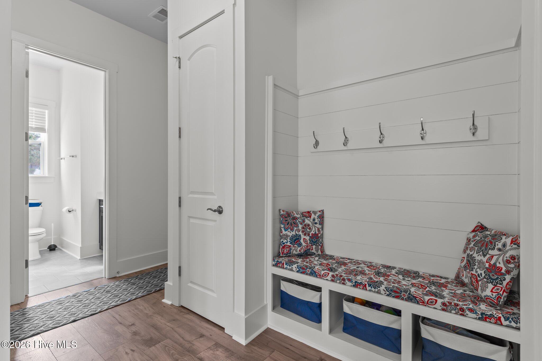 100552545 | Photo 30