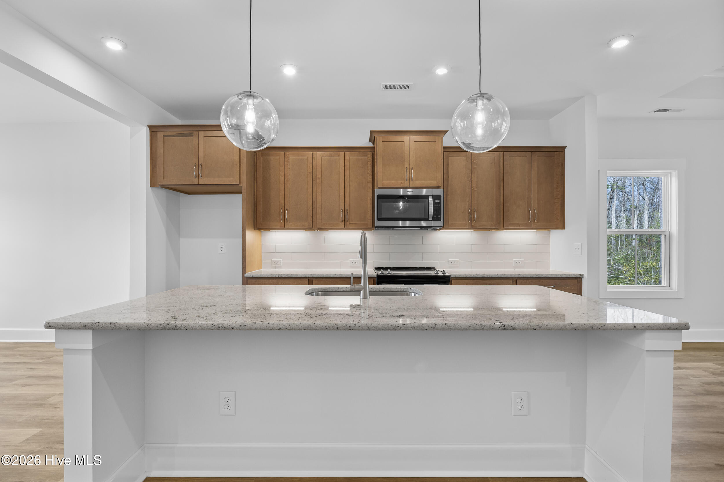 100523134 | Photo 13