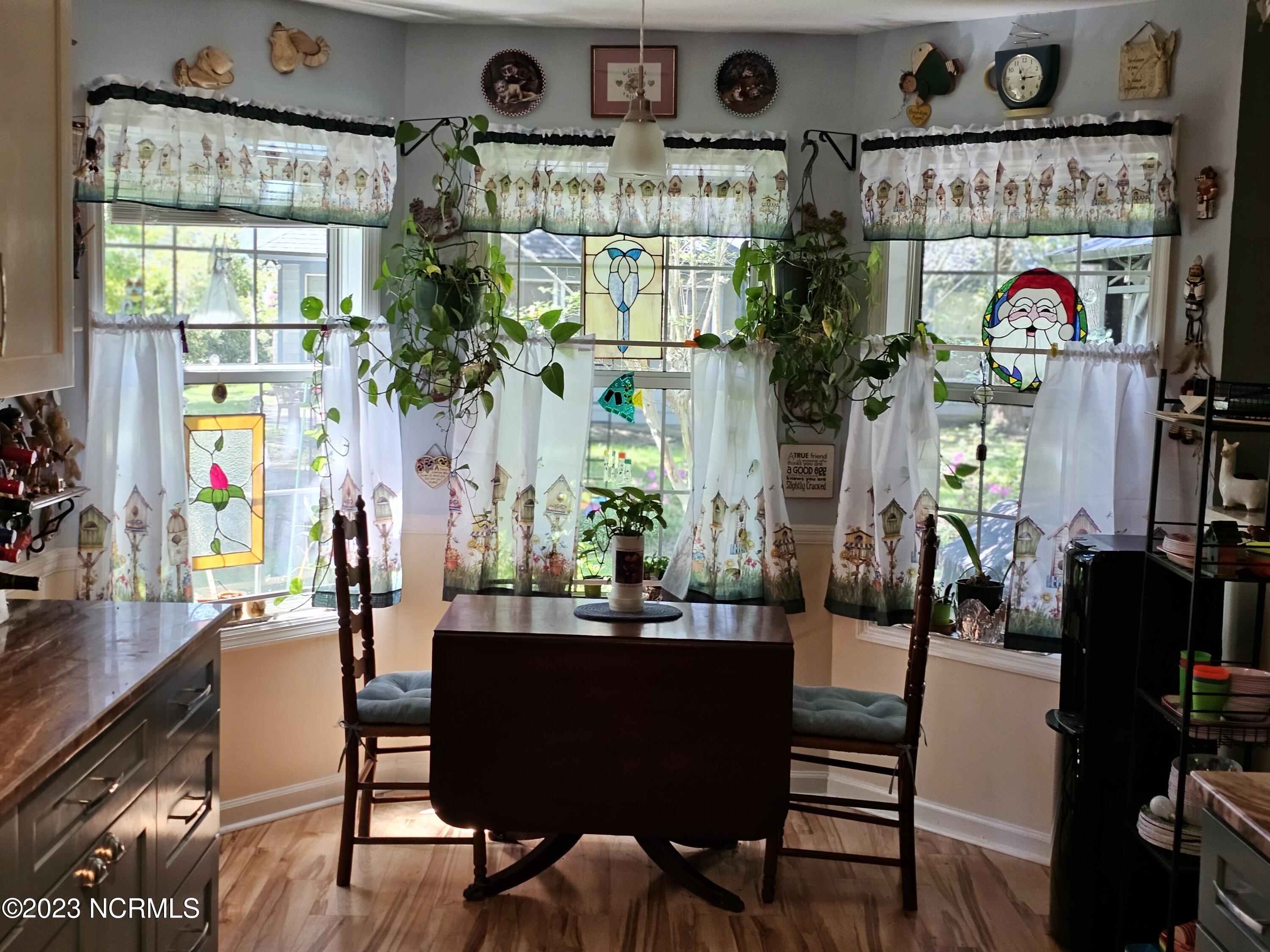 100437682 | Photo 15