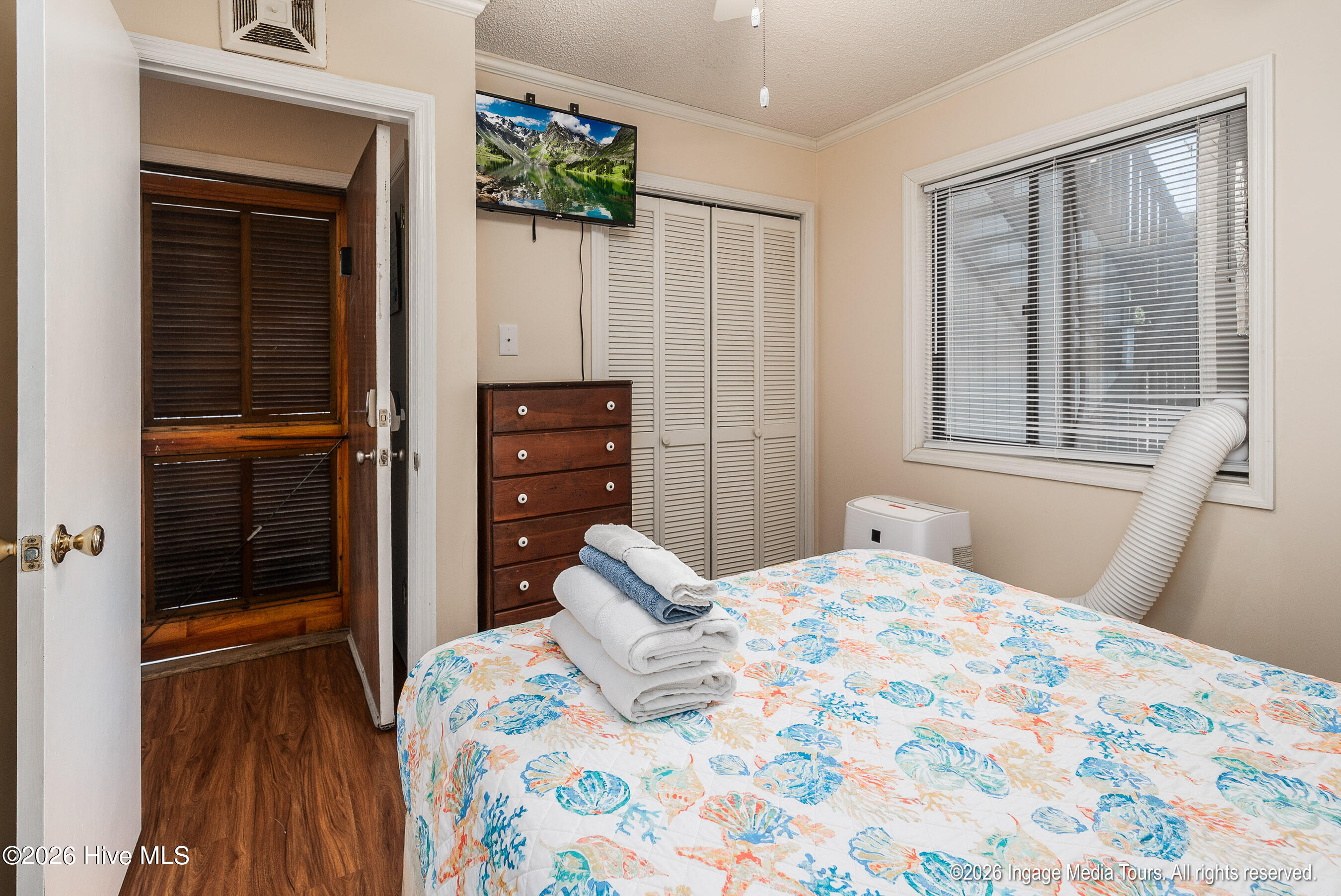 100548603 | Photo 19