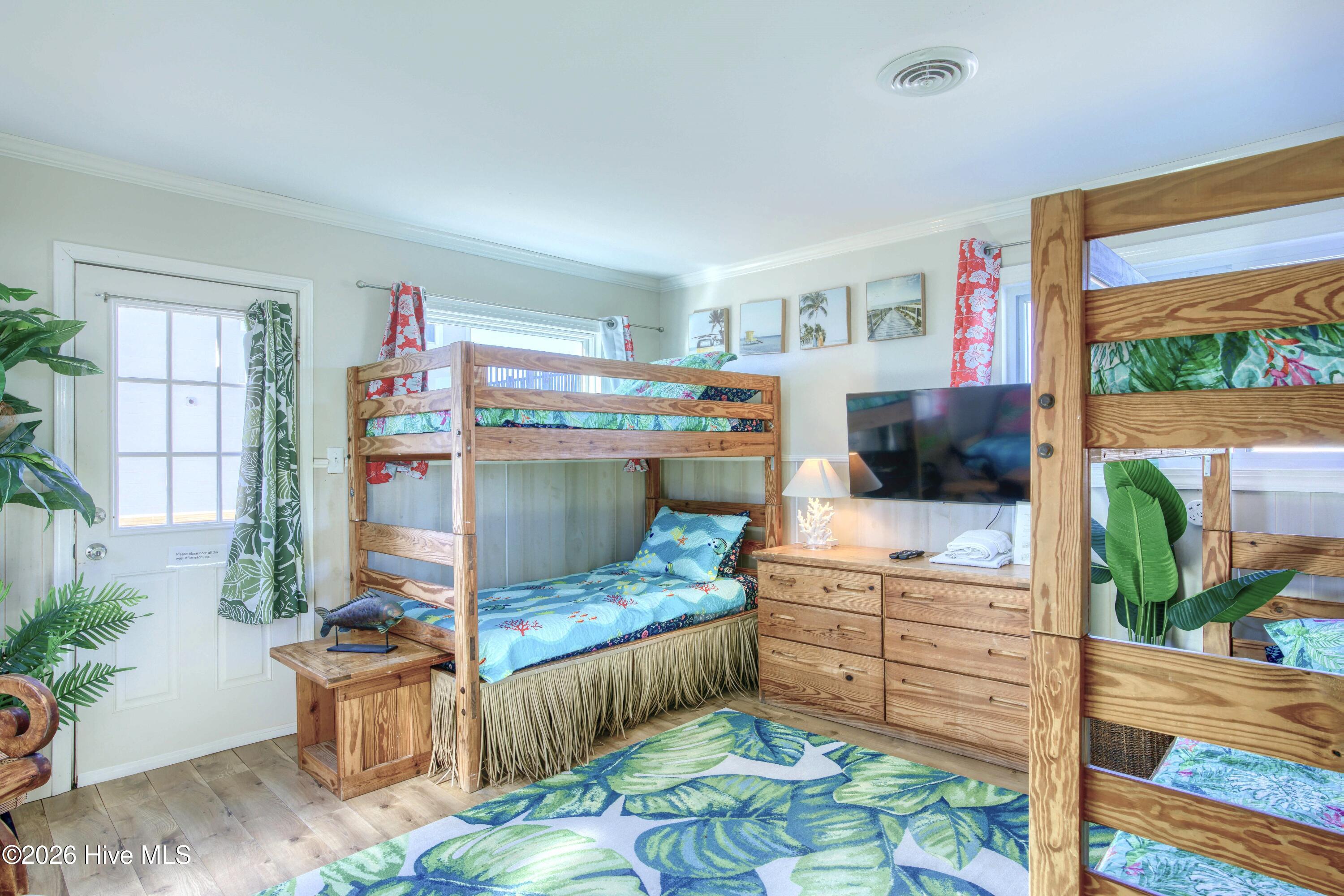 100550124 | Photo 38