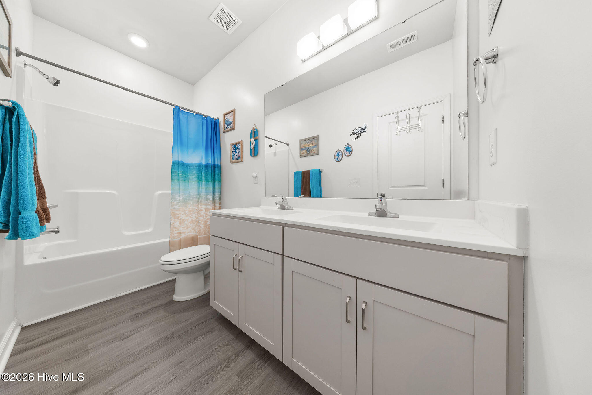 100553688 | Photo 32