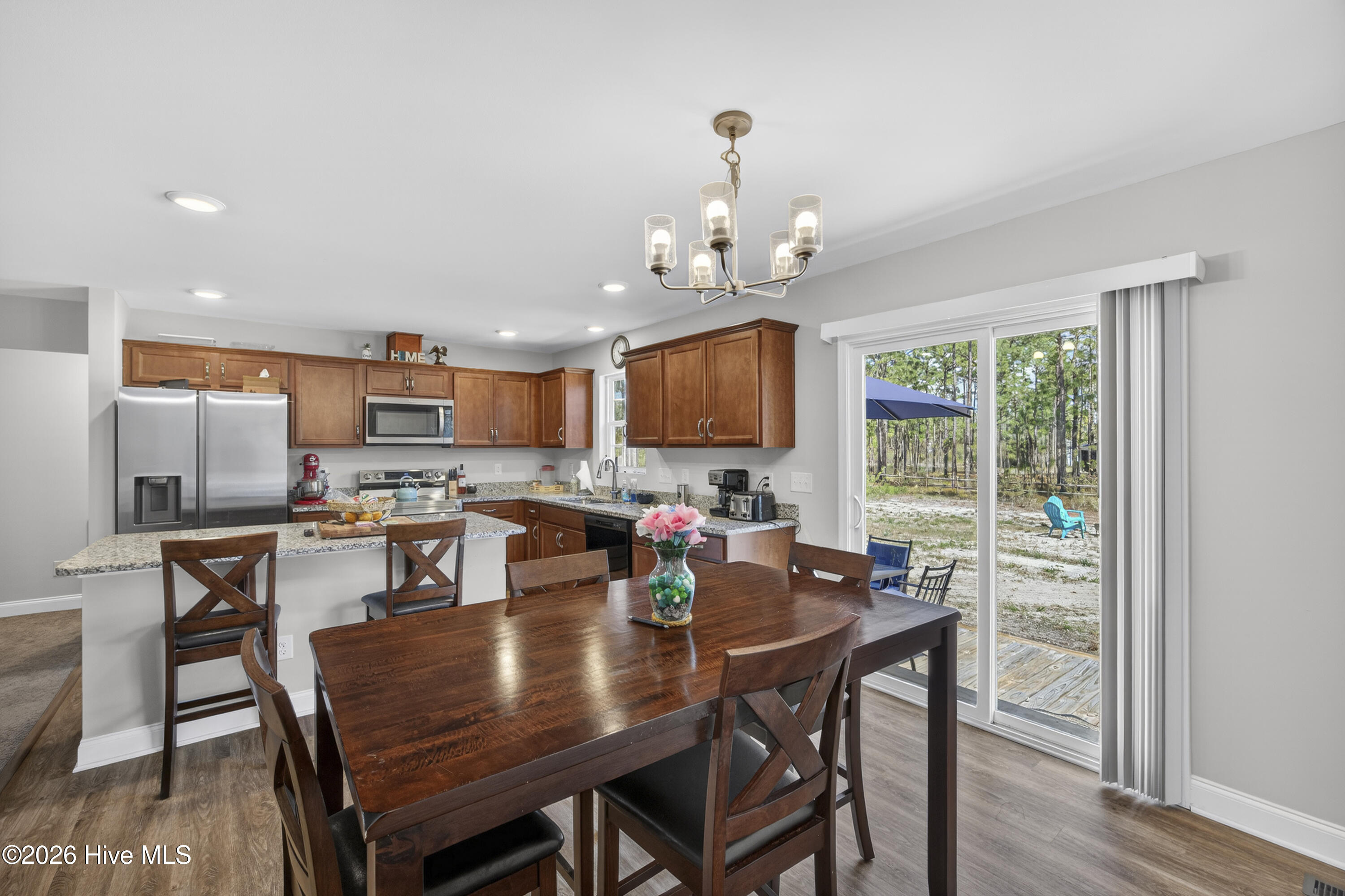 100548706 | Photo 17