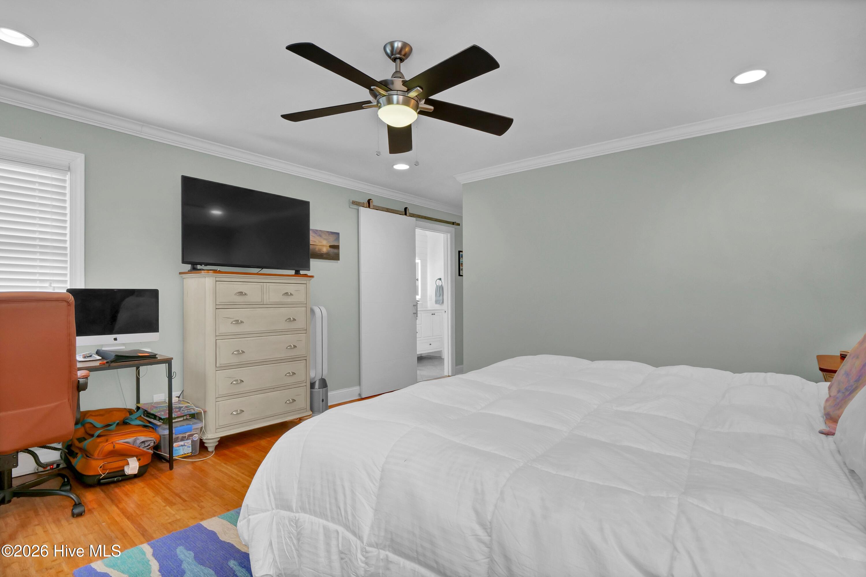 100557550 | Photo 15