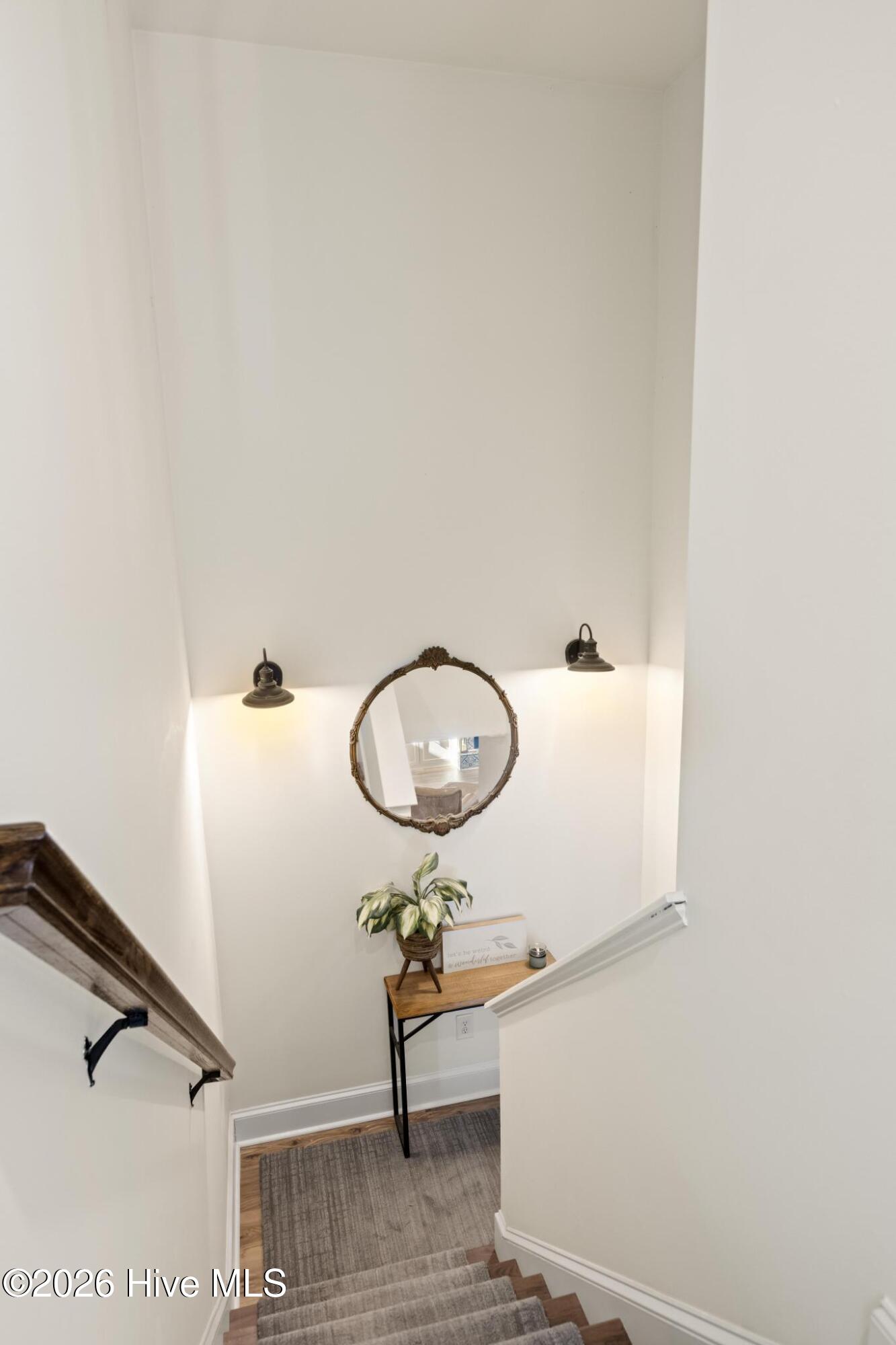 100555770 | Photo 35