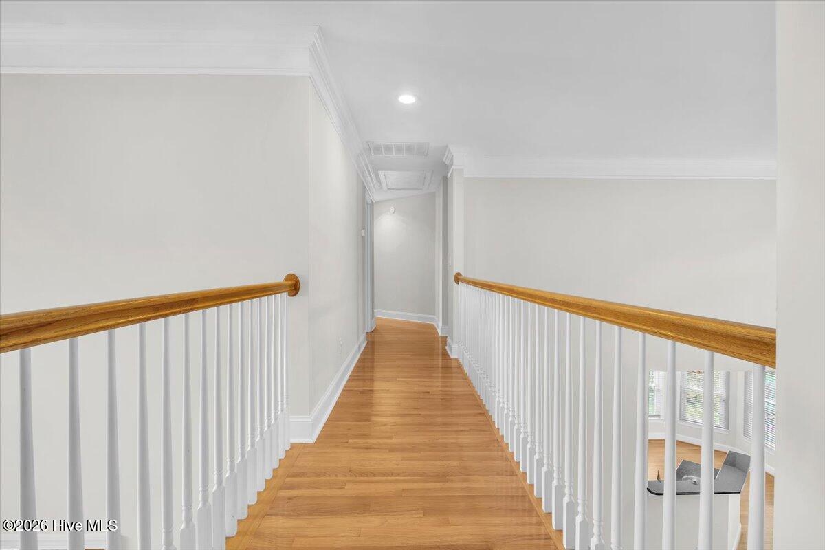 100564445 | Photo 48