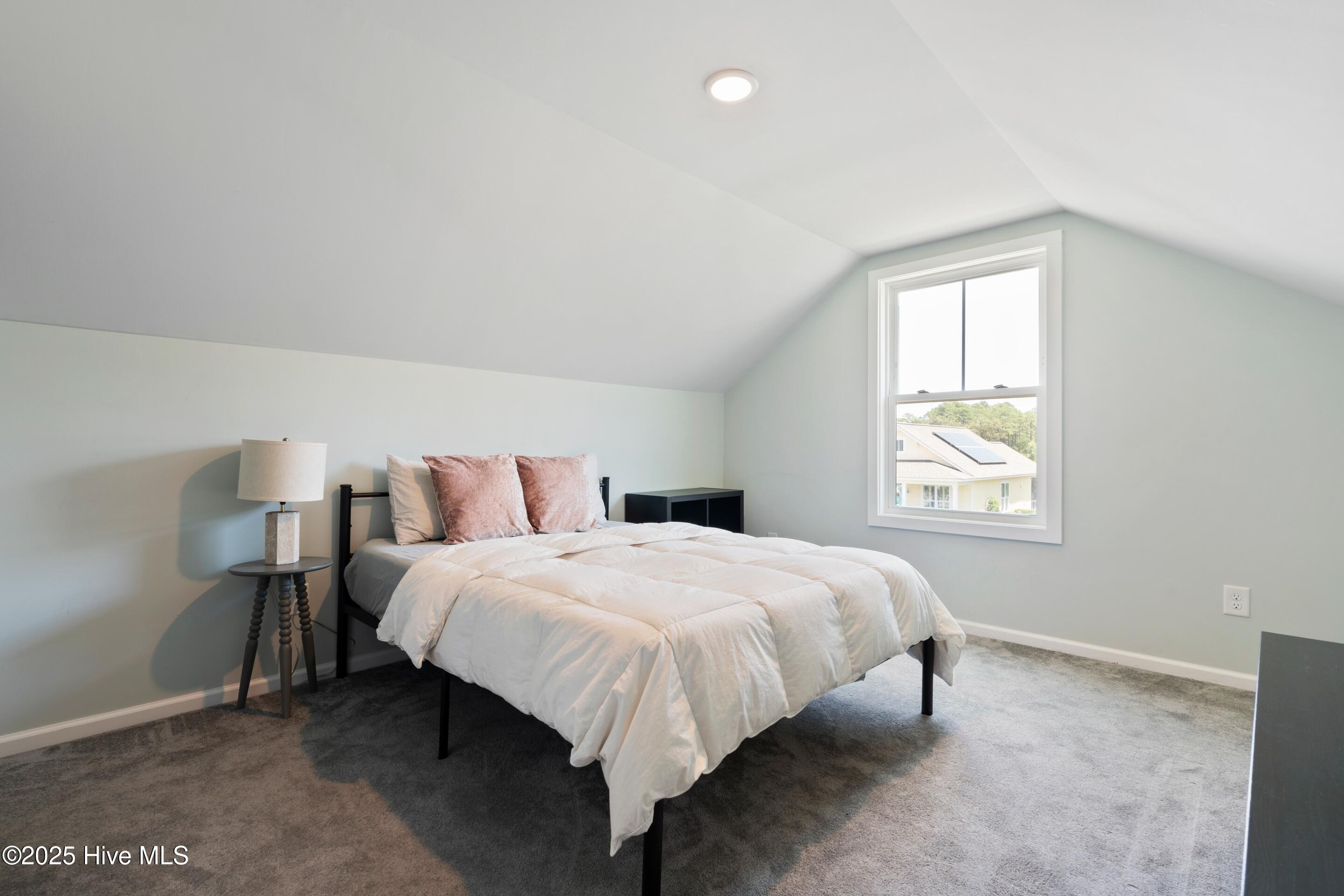 100567642 | Photo 40