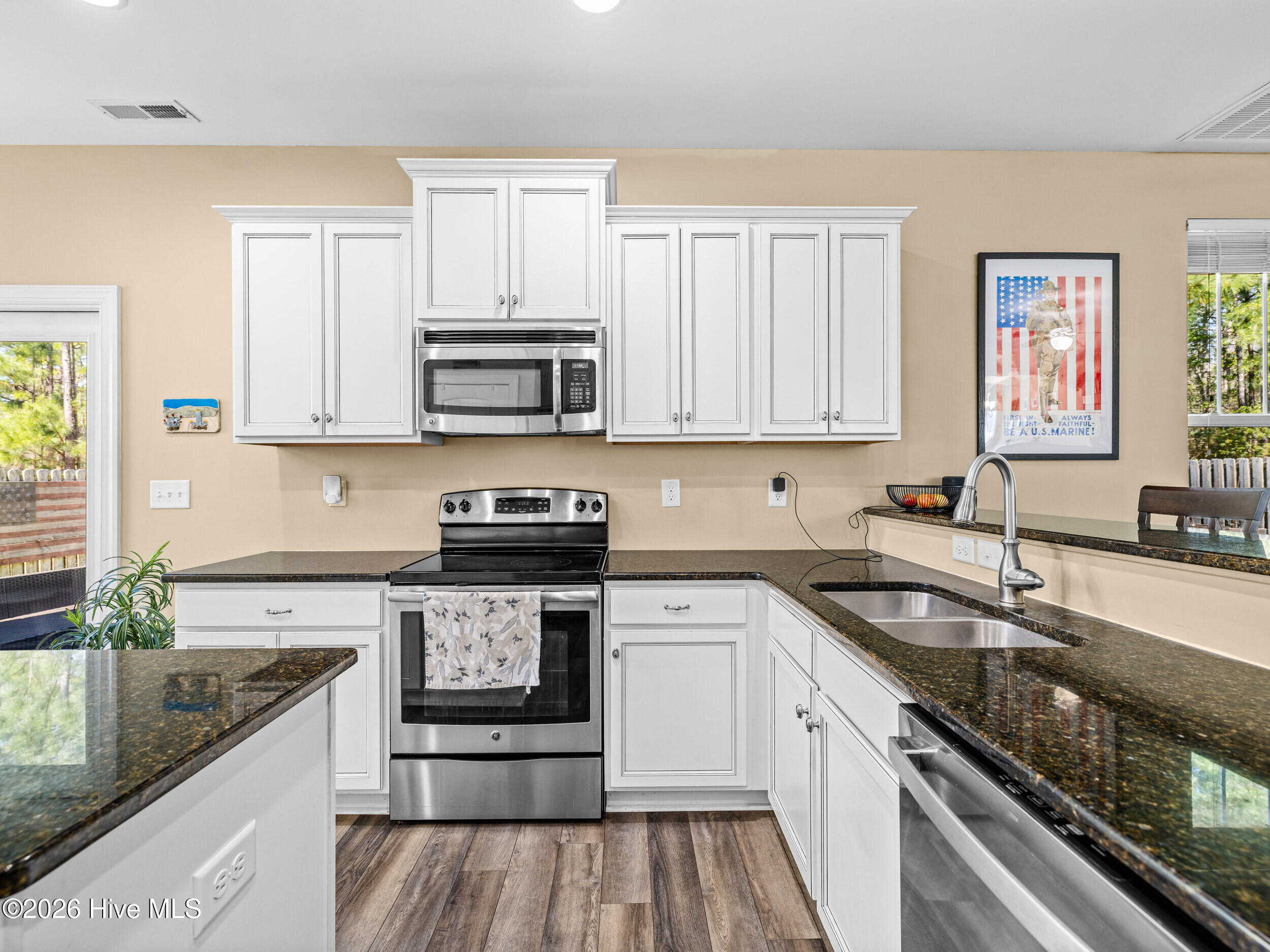 100562428 | Photo 26