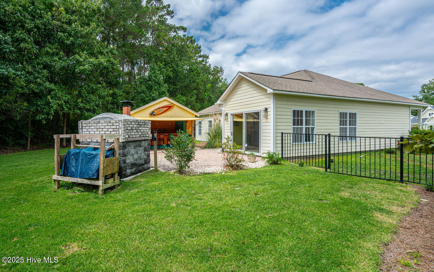 100530815 | Photo 27