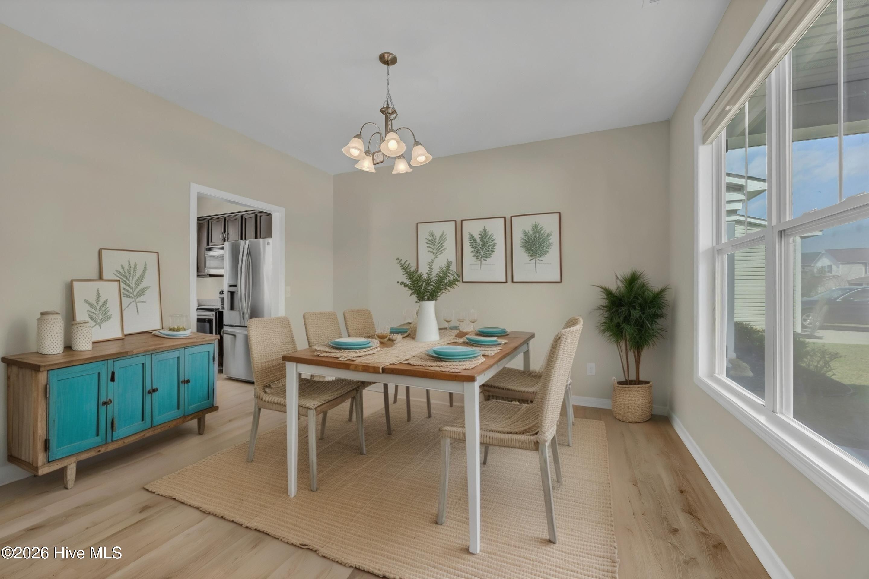 100560481 | Photo 11