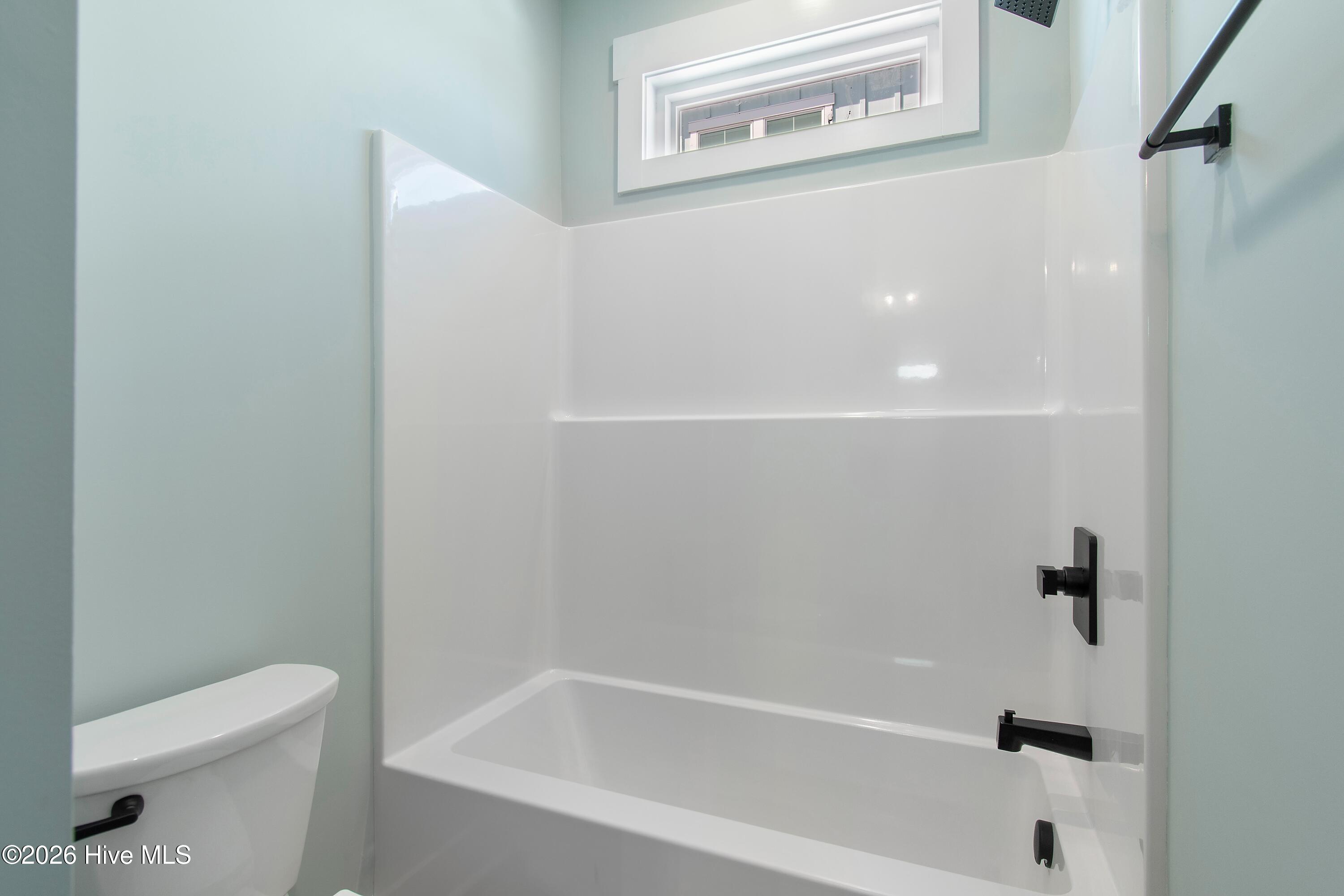 100525710 | Photo 39