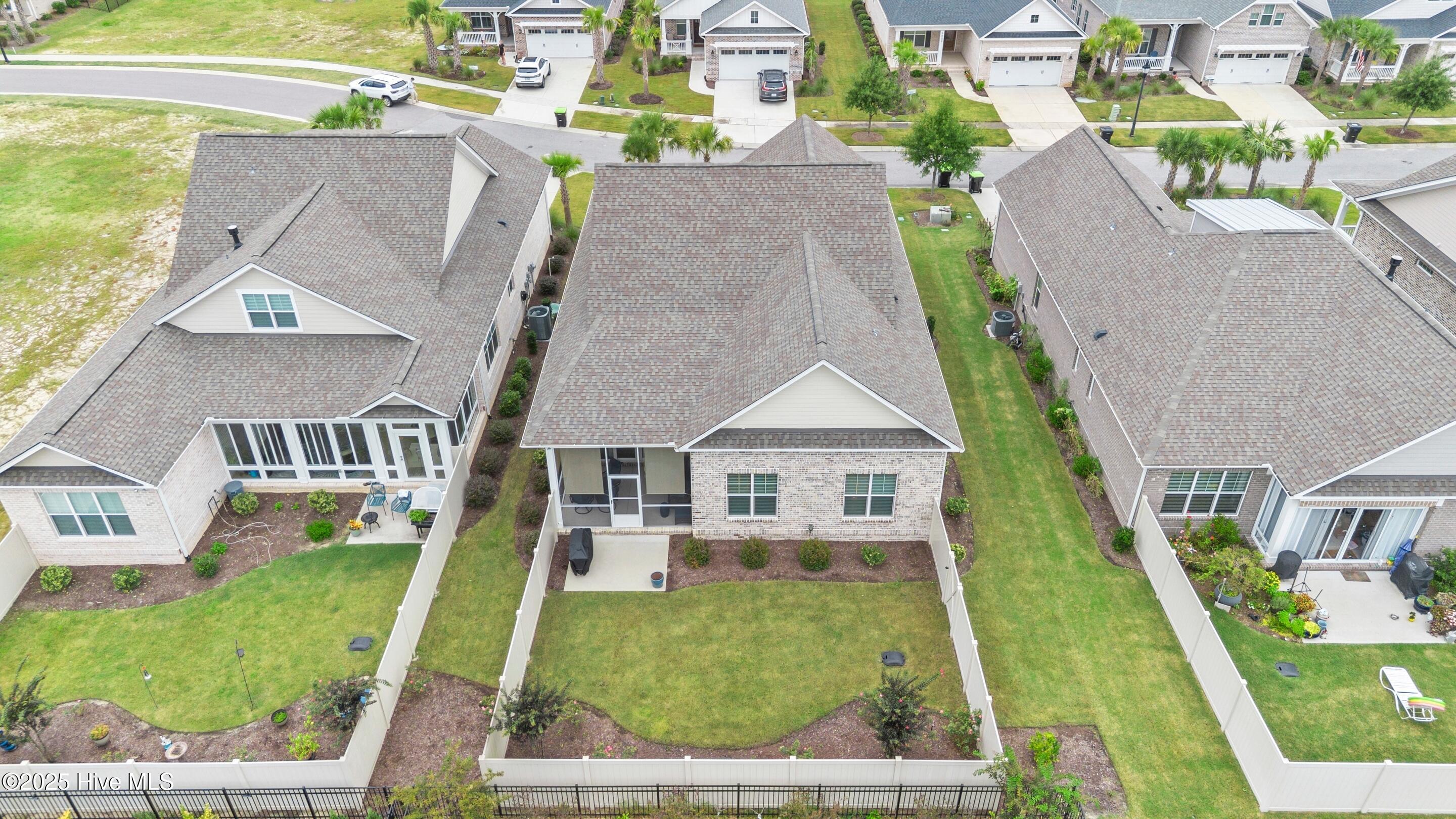 100554494 | Photo 51