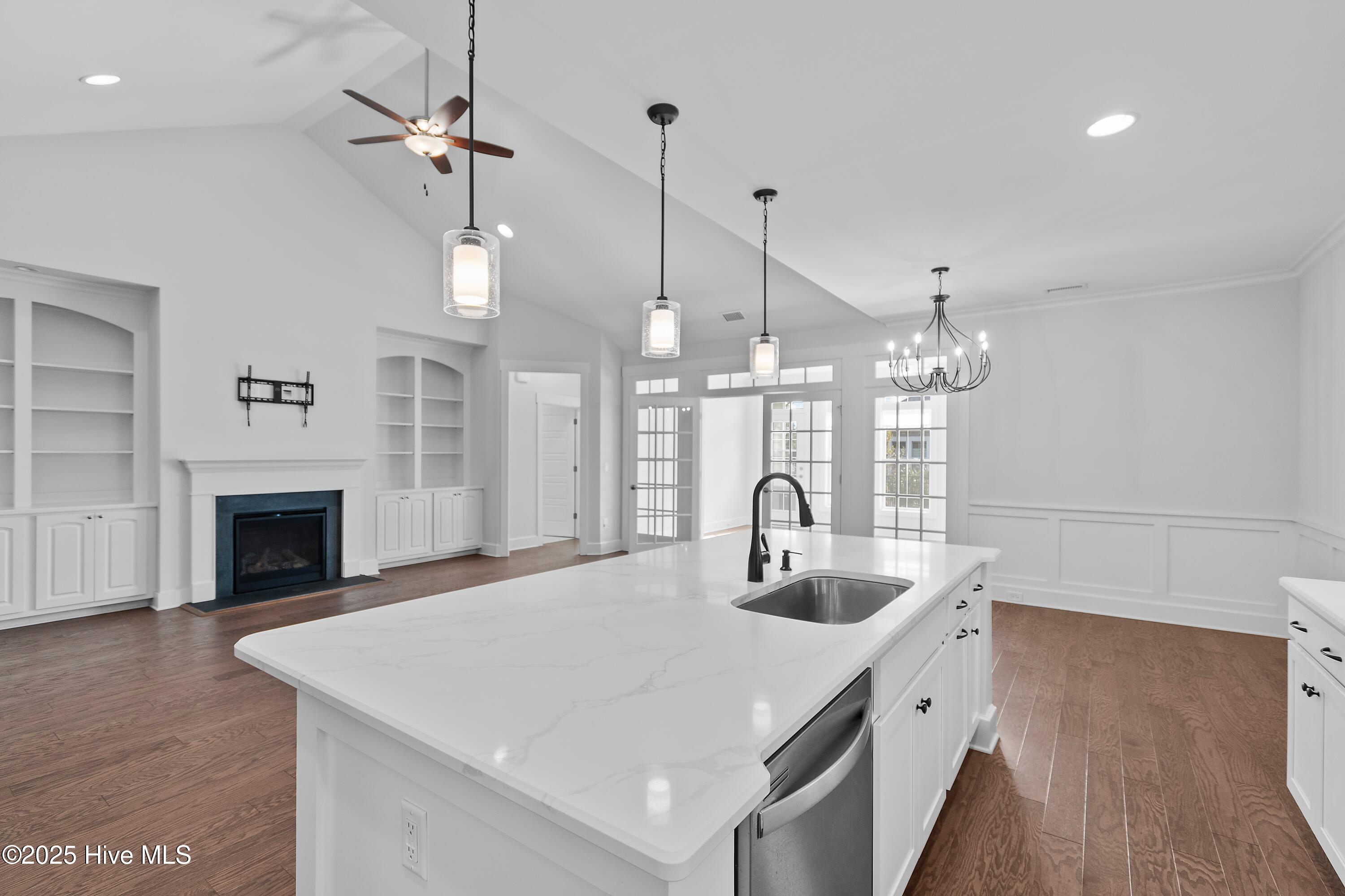 100539613 | Photo 14