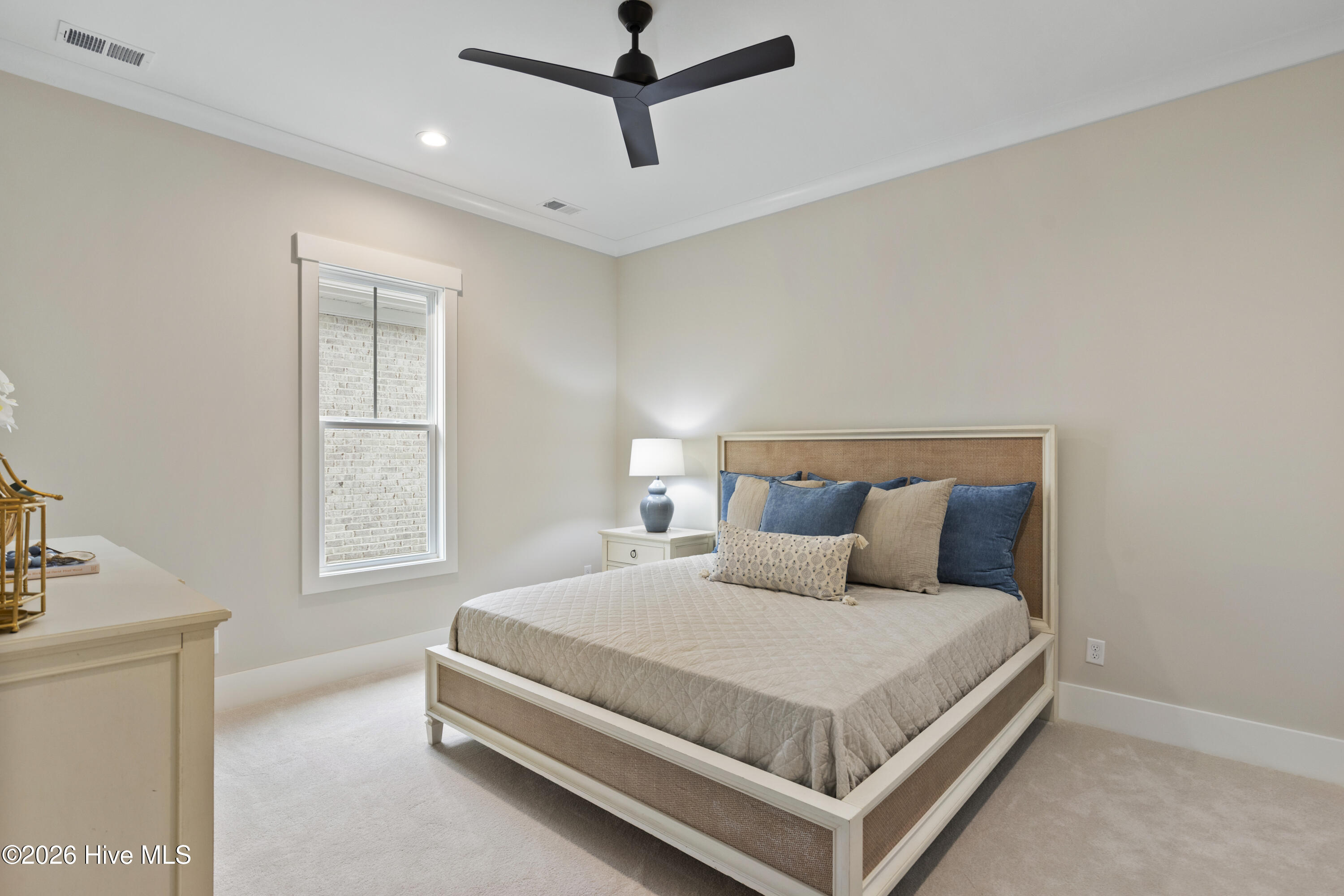 100550201 | Photo 25