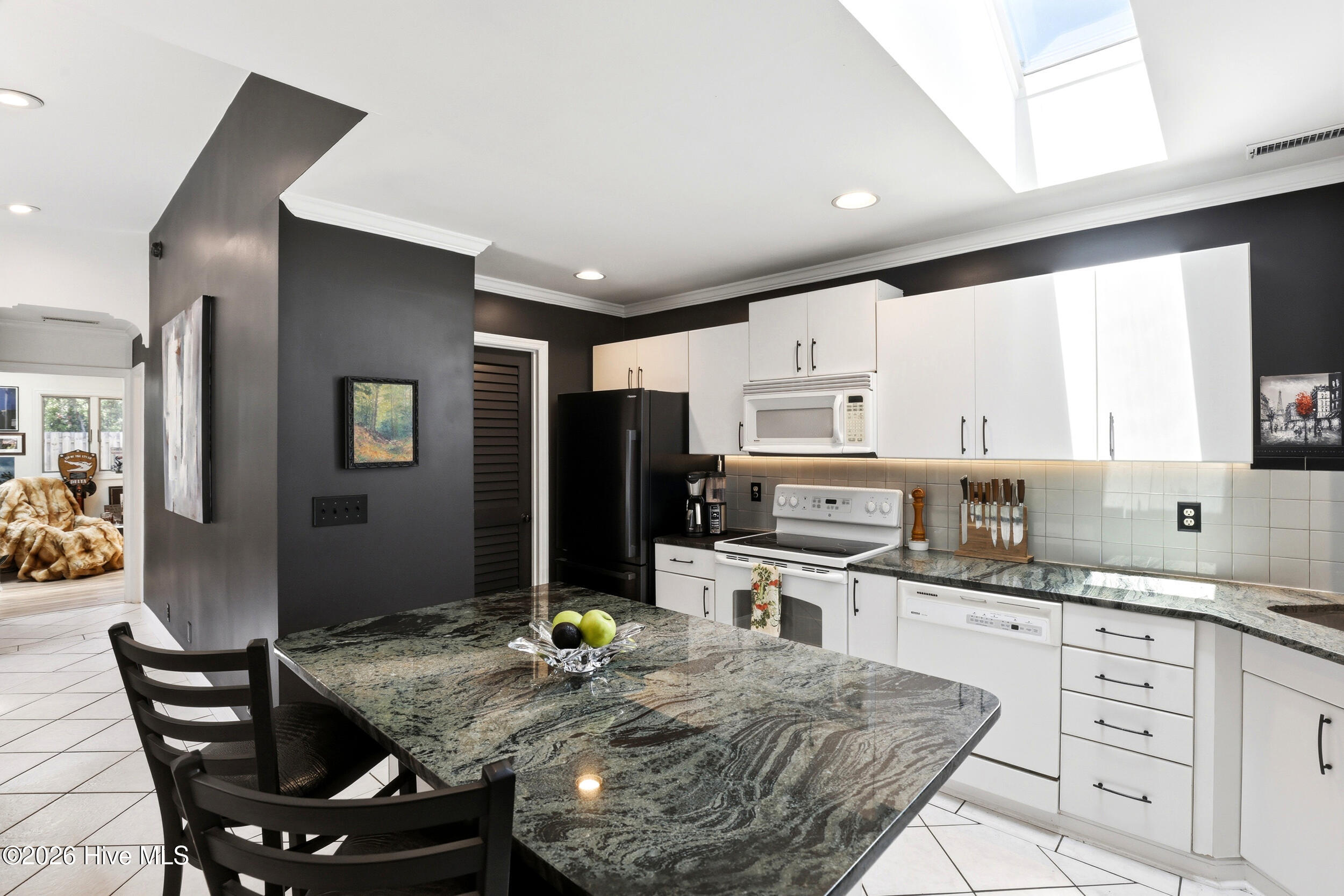 100569802 | Photo 15