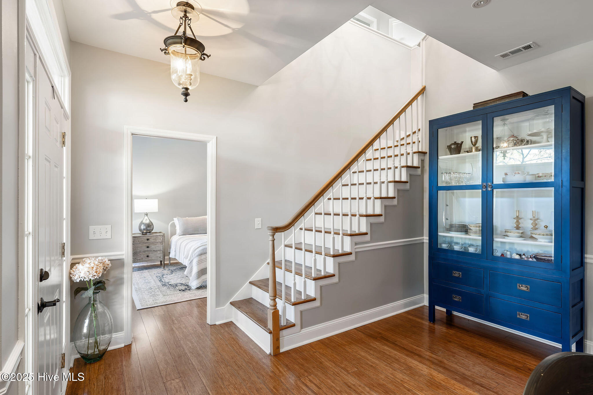 100539157 | Photo 63