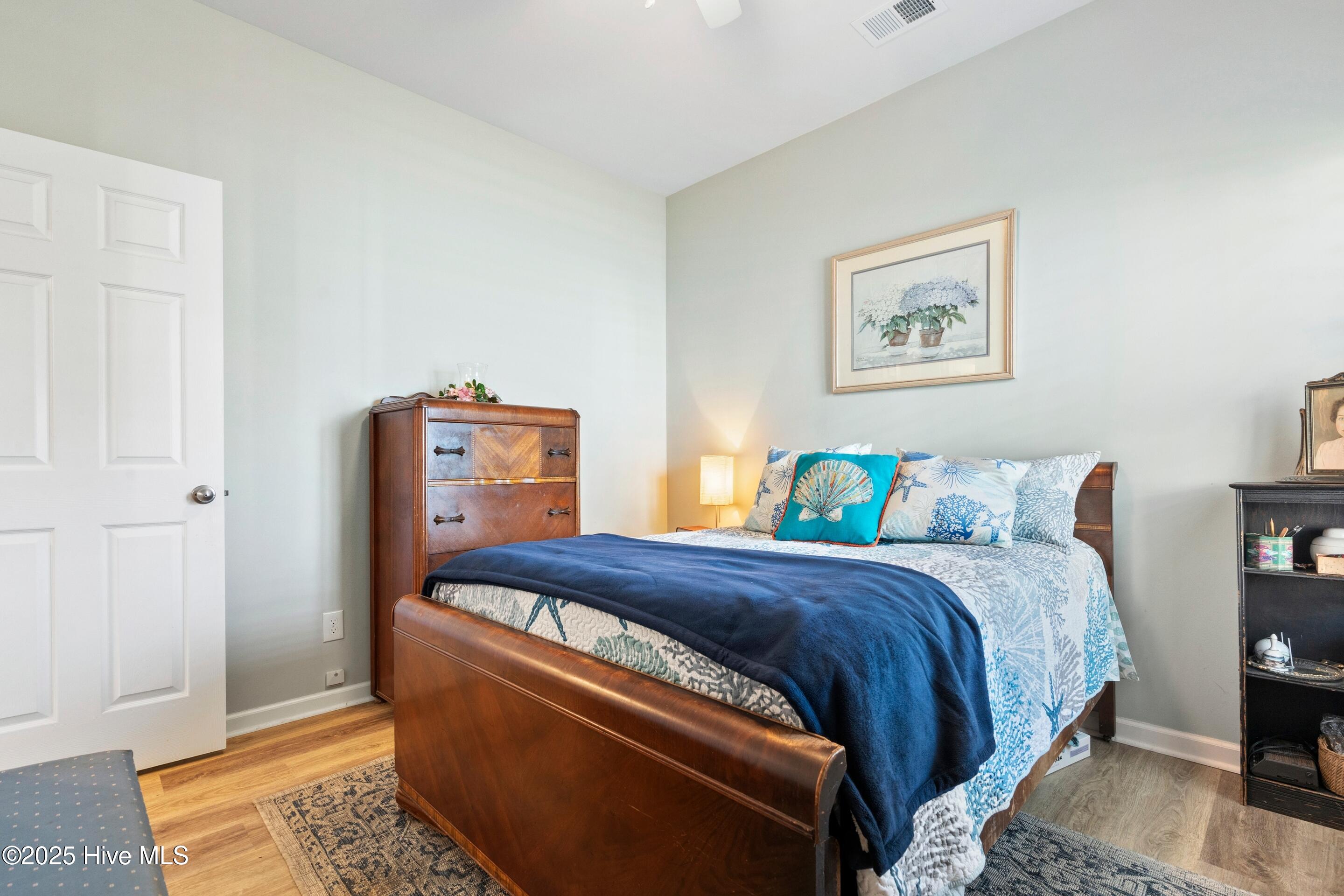 100537197 | Photo 37