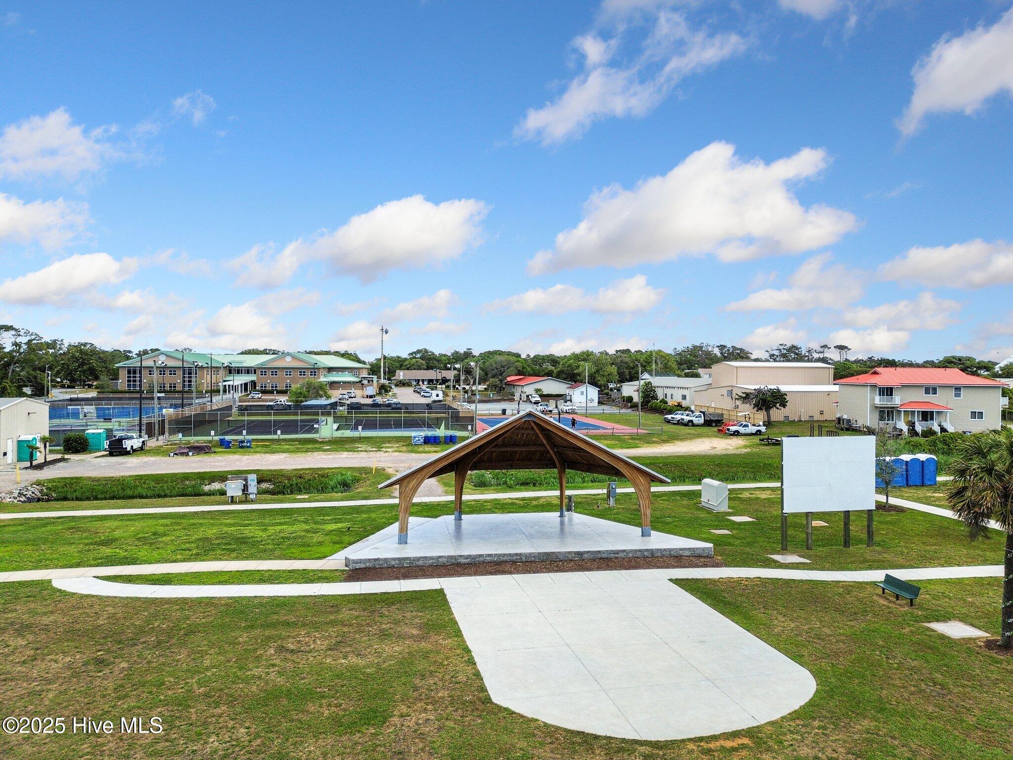 100553289 | Photo 19