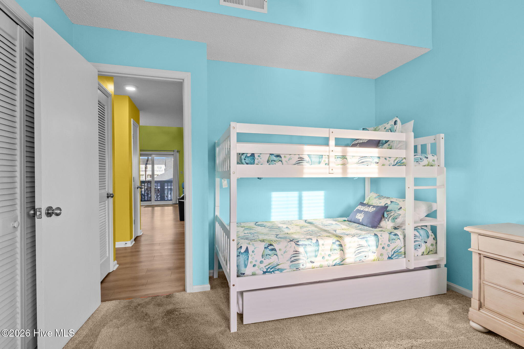 100550308 | Photo 10