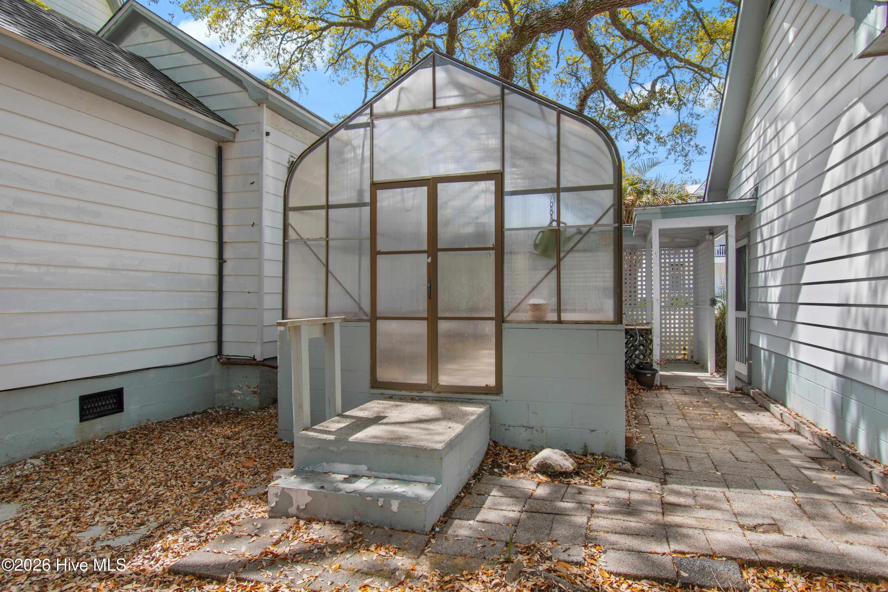 100566206 | Photo 11