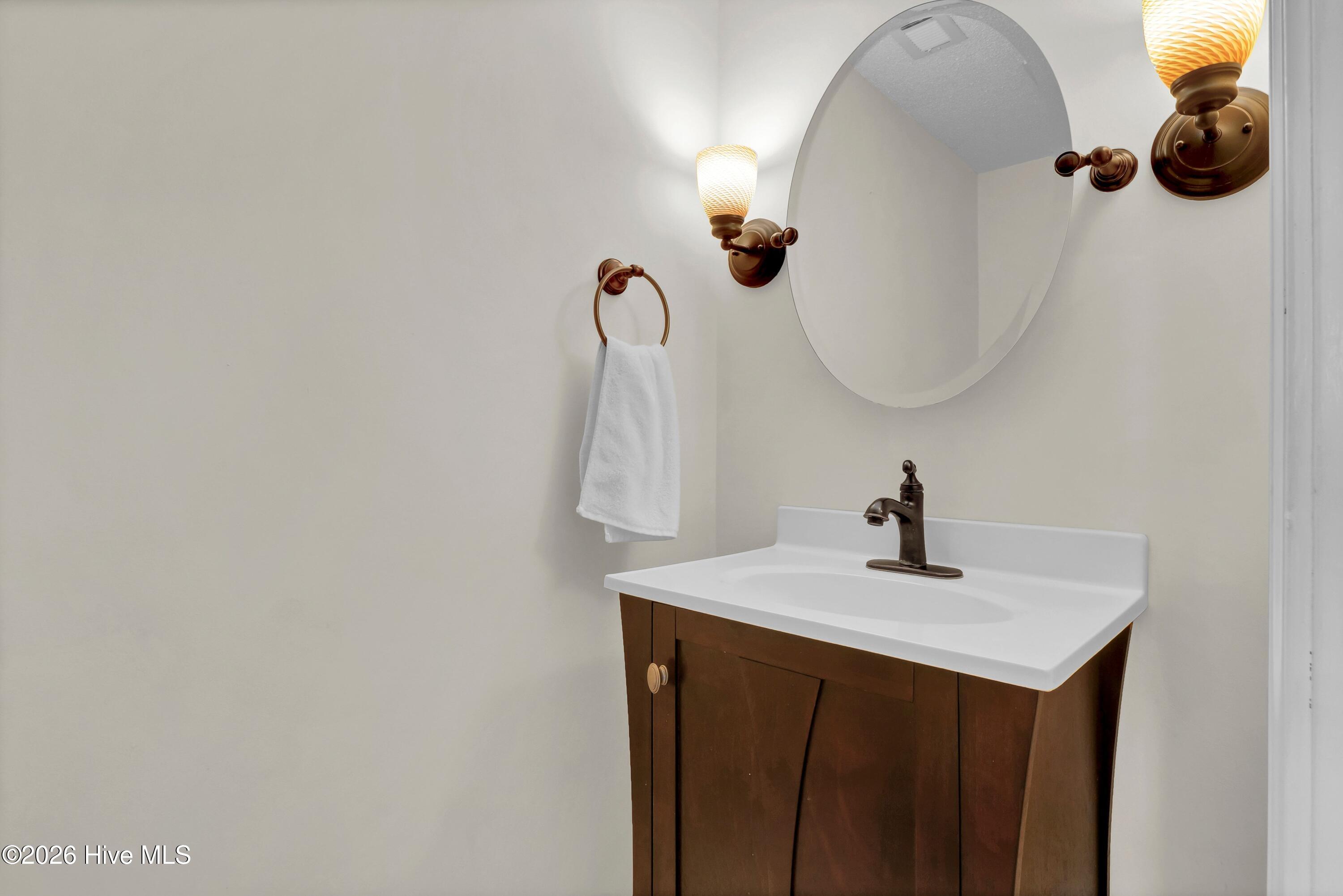 100559054 | Photo 15