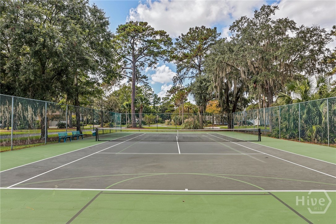 Tennis/pickleball Court