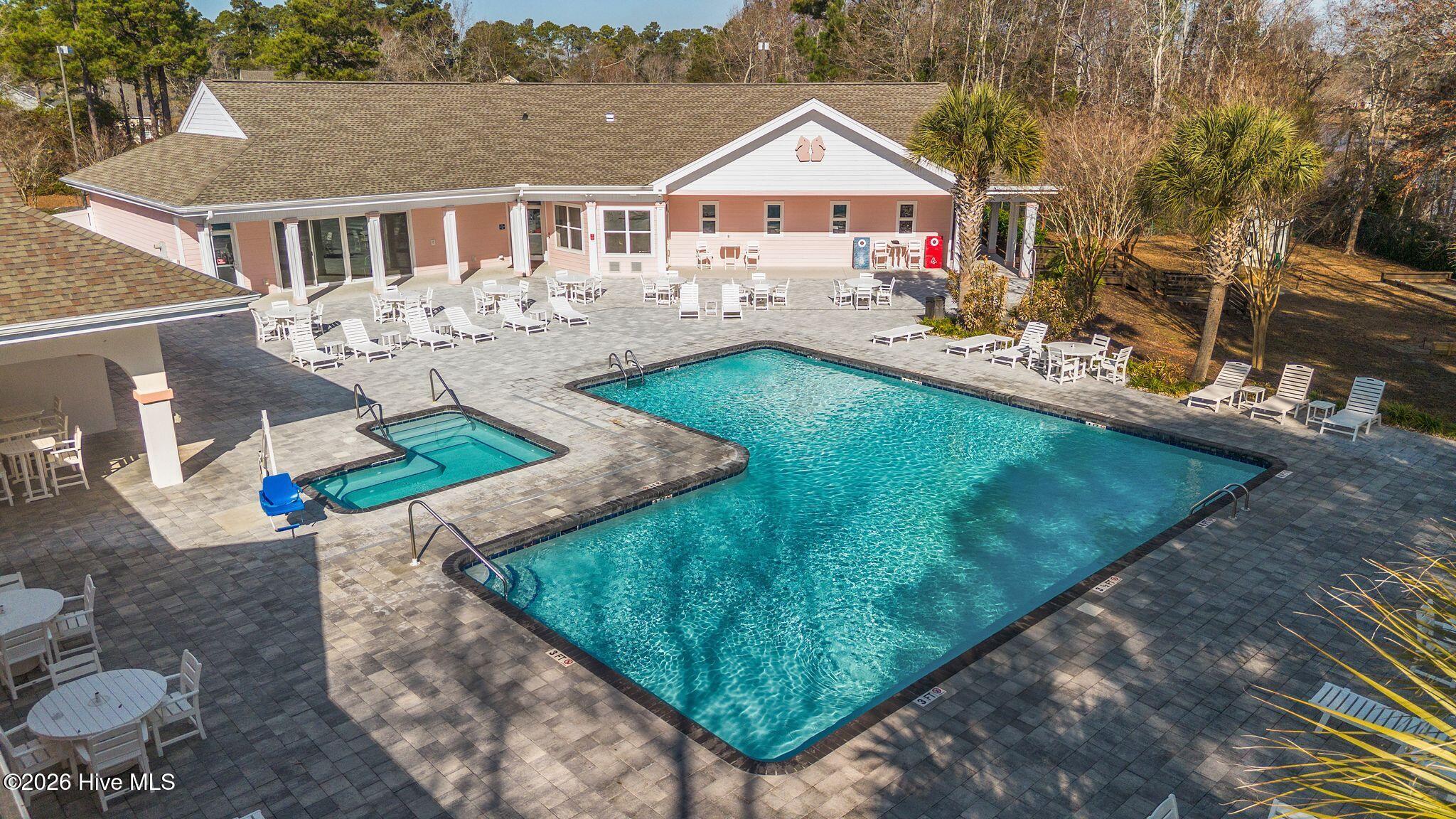 100565288 | Photo 42