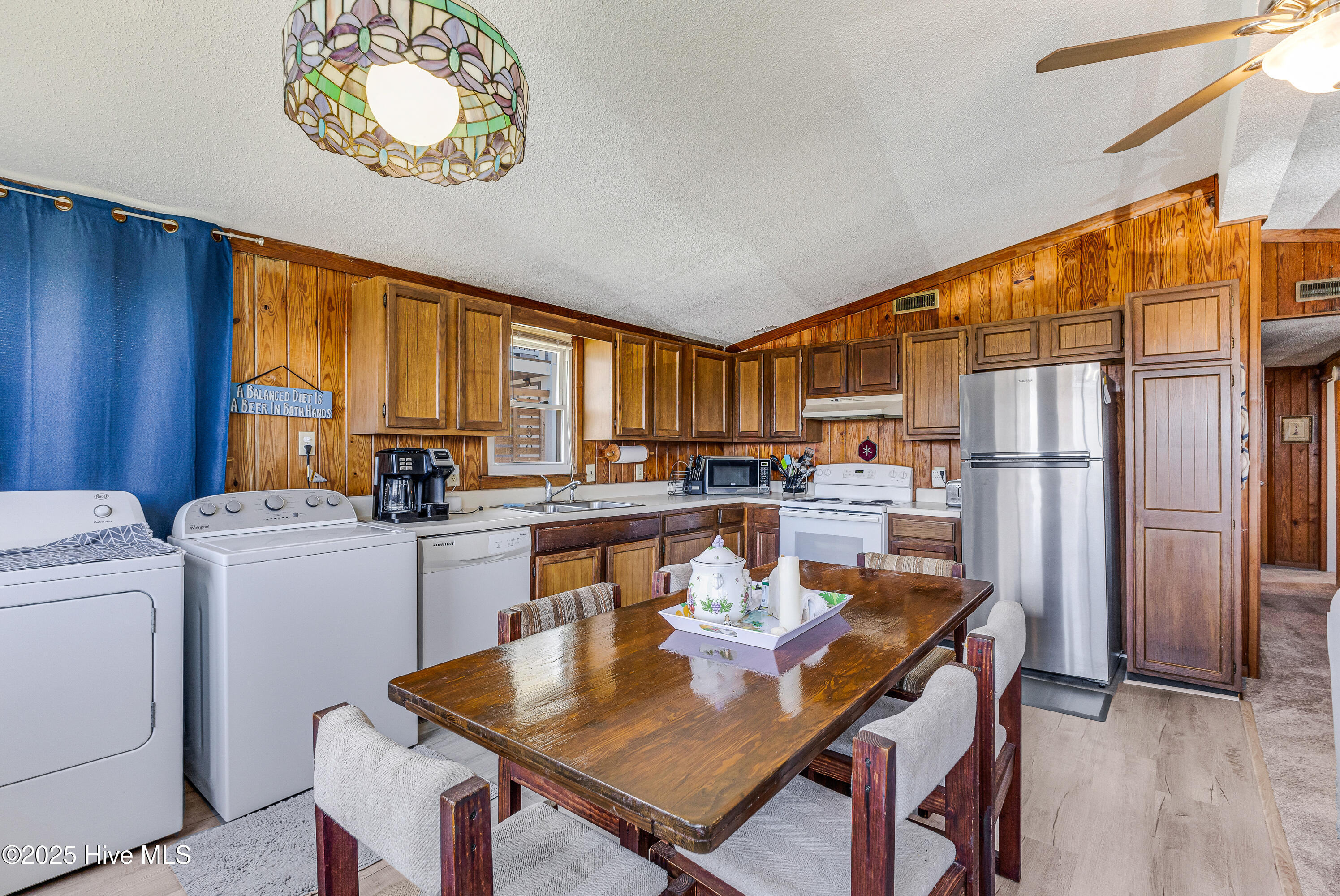 100524957 | Photo 43