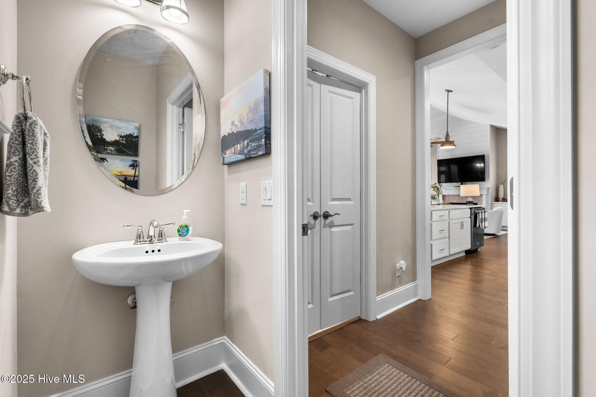 100540616 | Photo 47