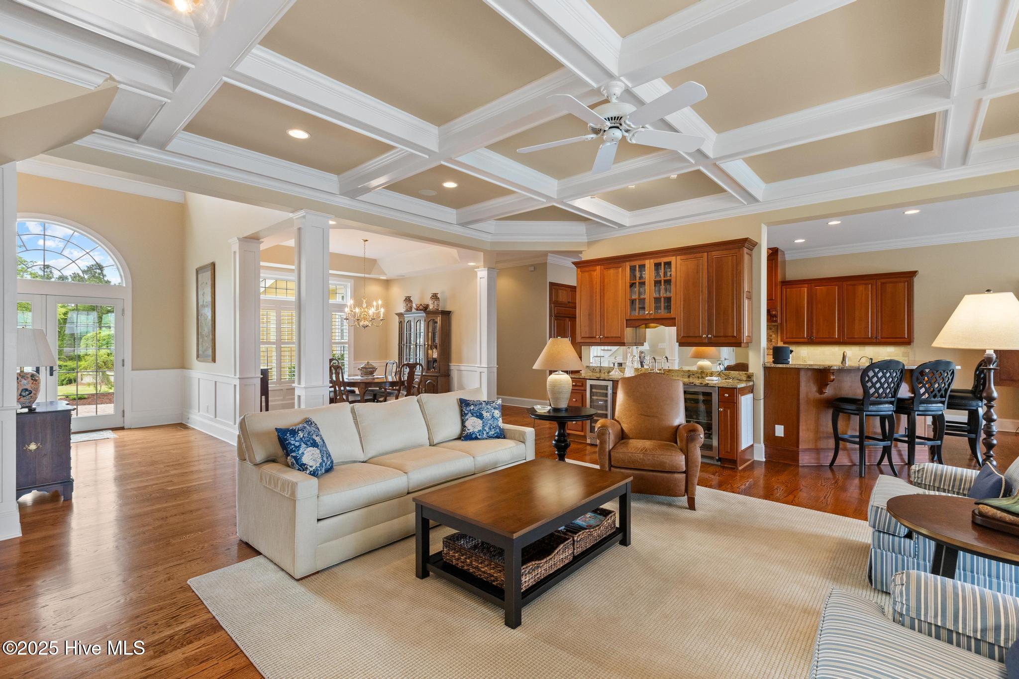 100567588 | Photo 14