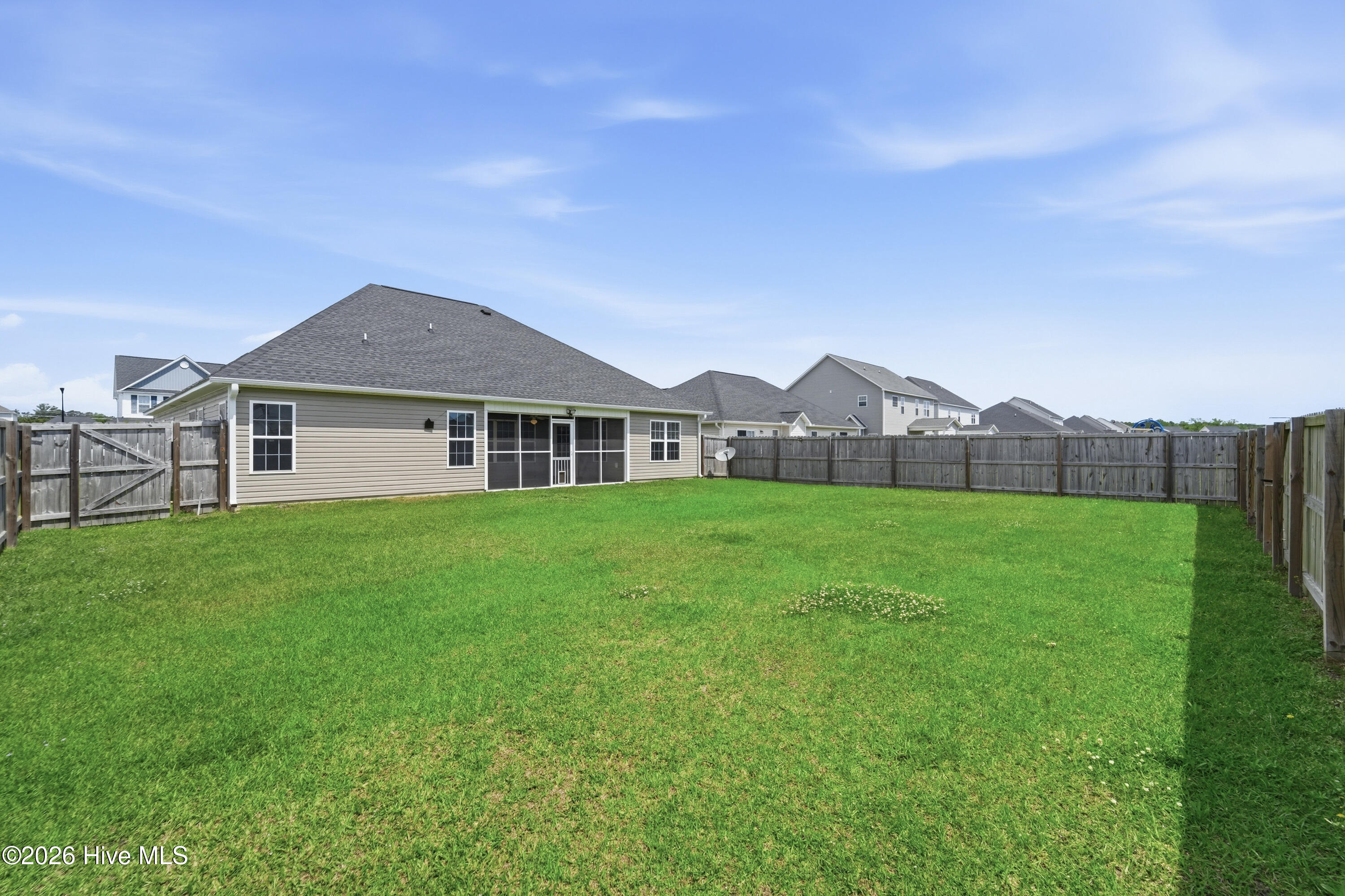 100570478 | Photo 45