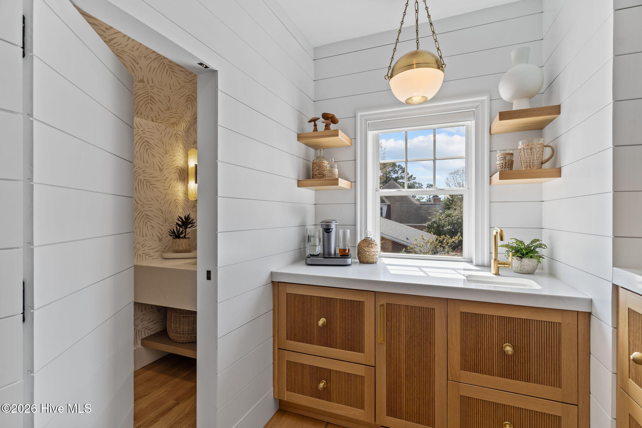 100561575 | Photo 42