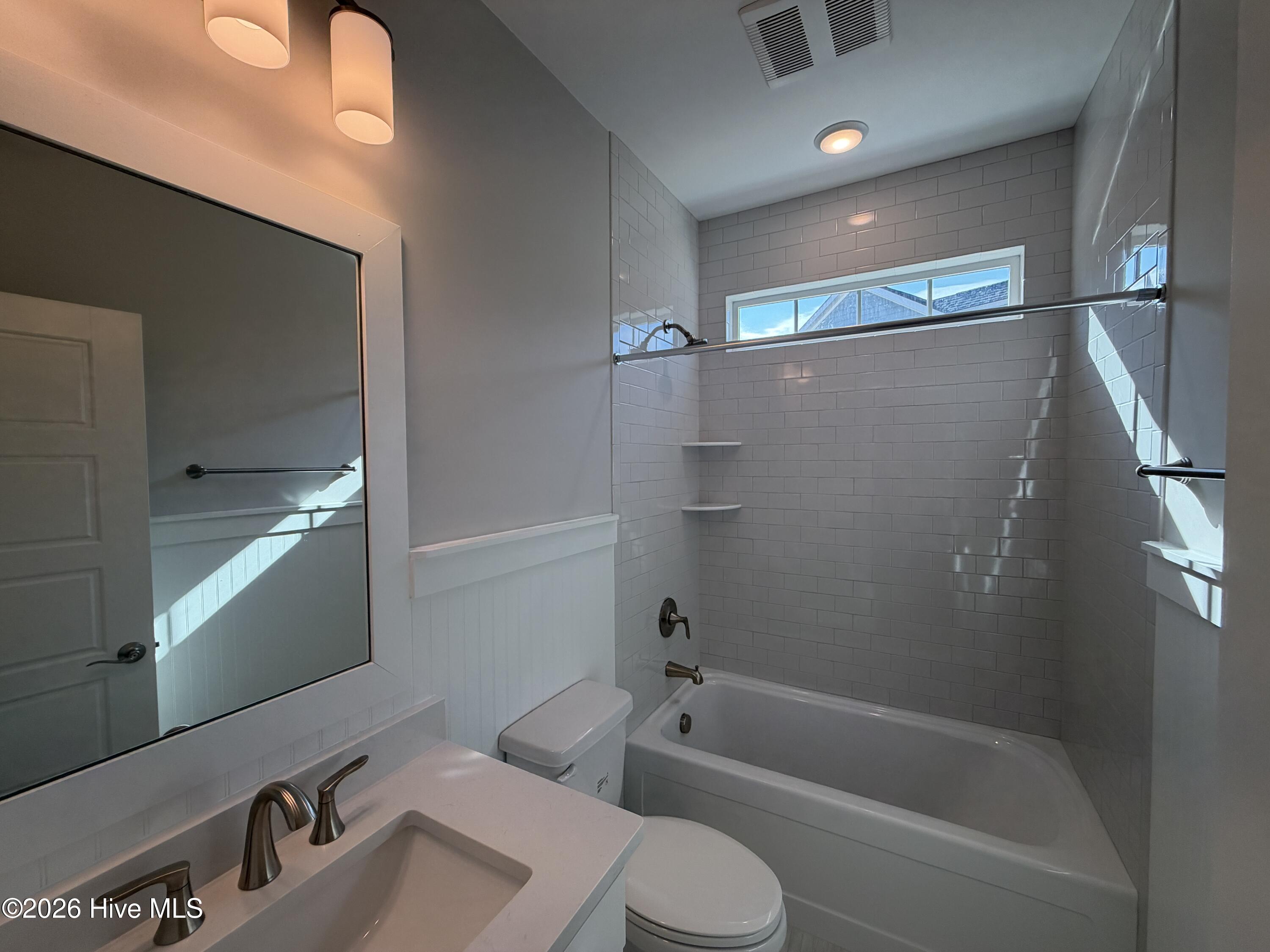 100532147 | Photo 30