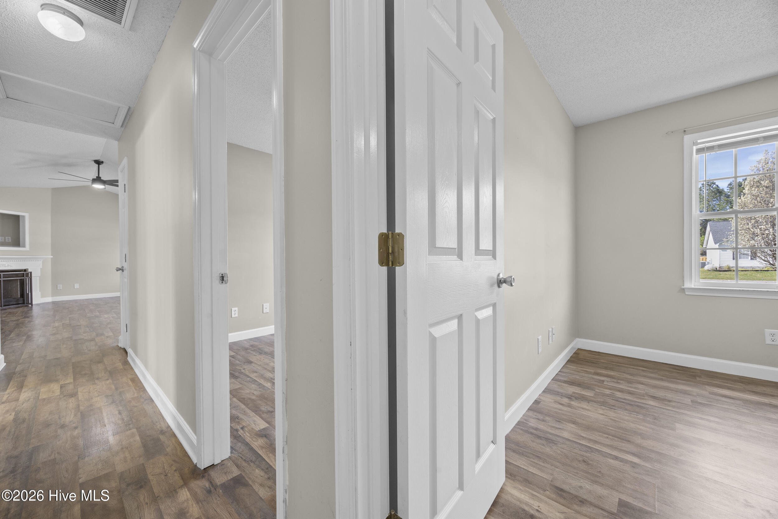 100564039 | Photo 22